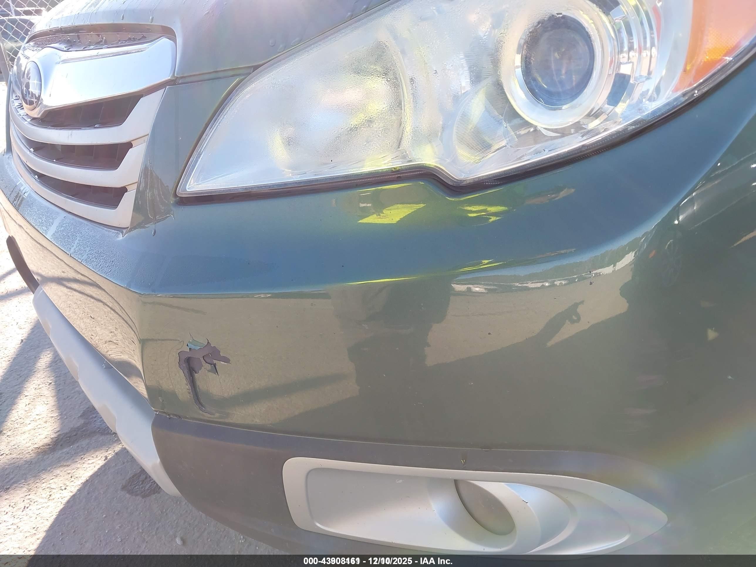 SUBARU OUTBACK image 6