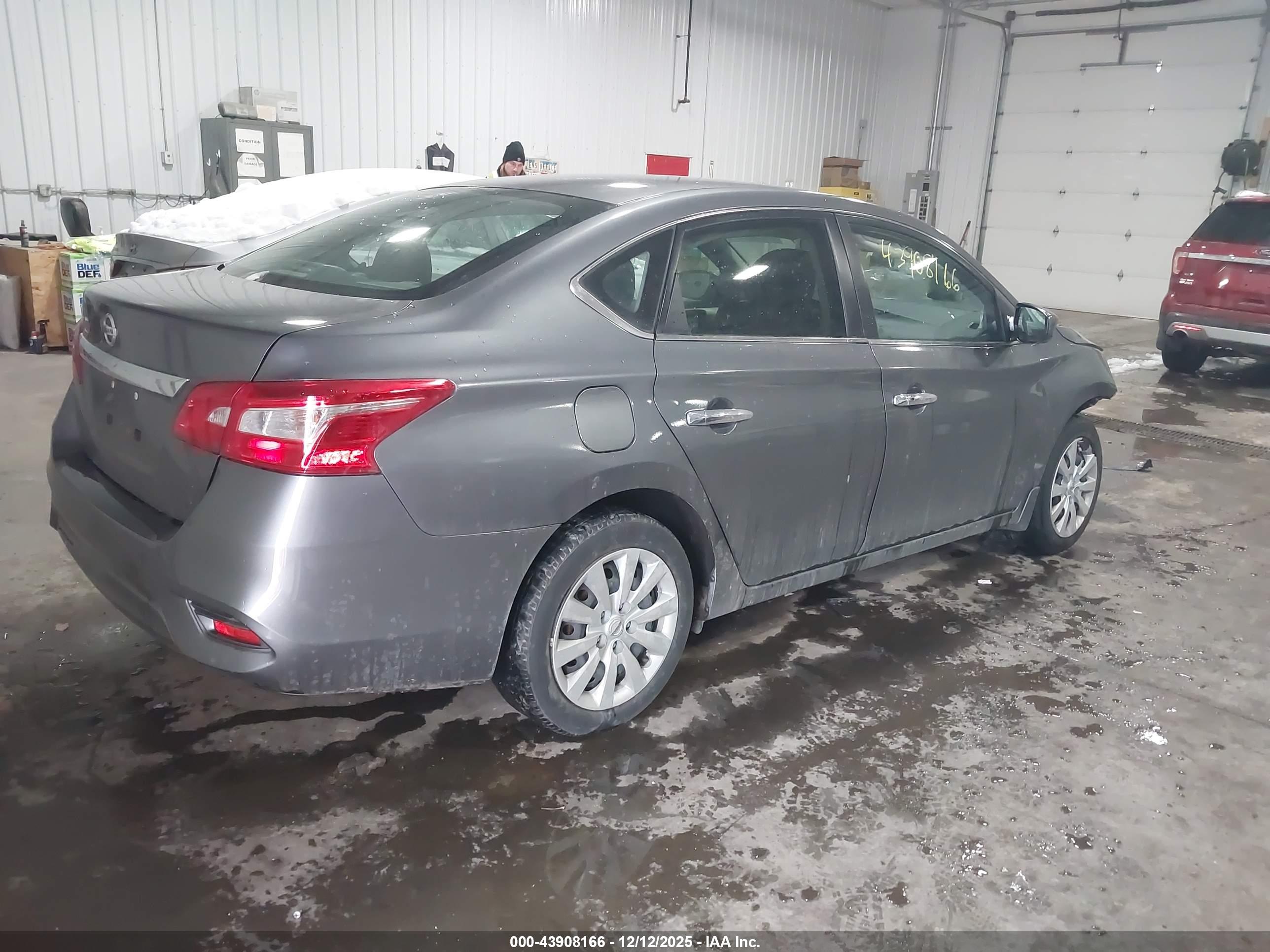 NISSAN SENTRA image 4
