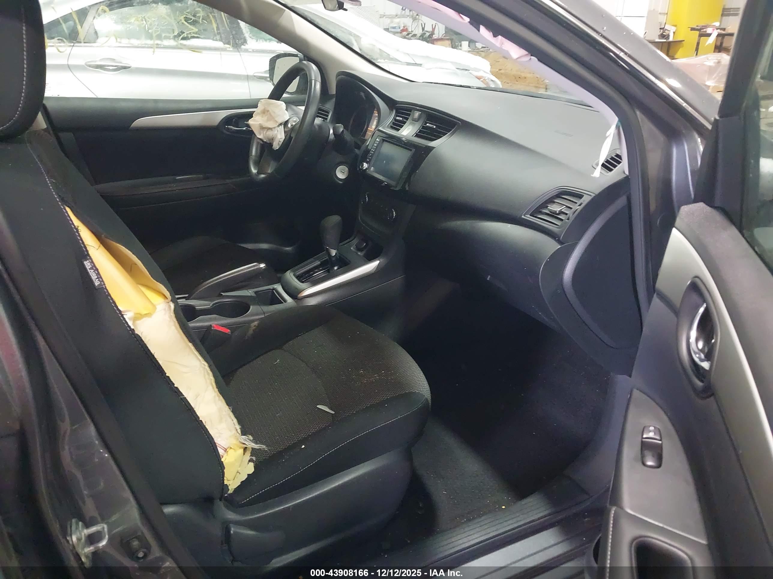 NISSAN SENTRA image 5