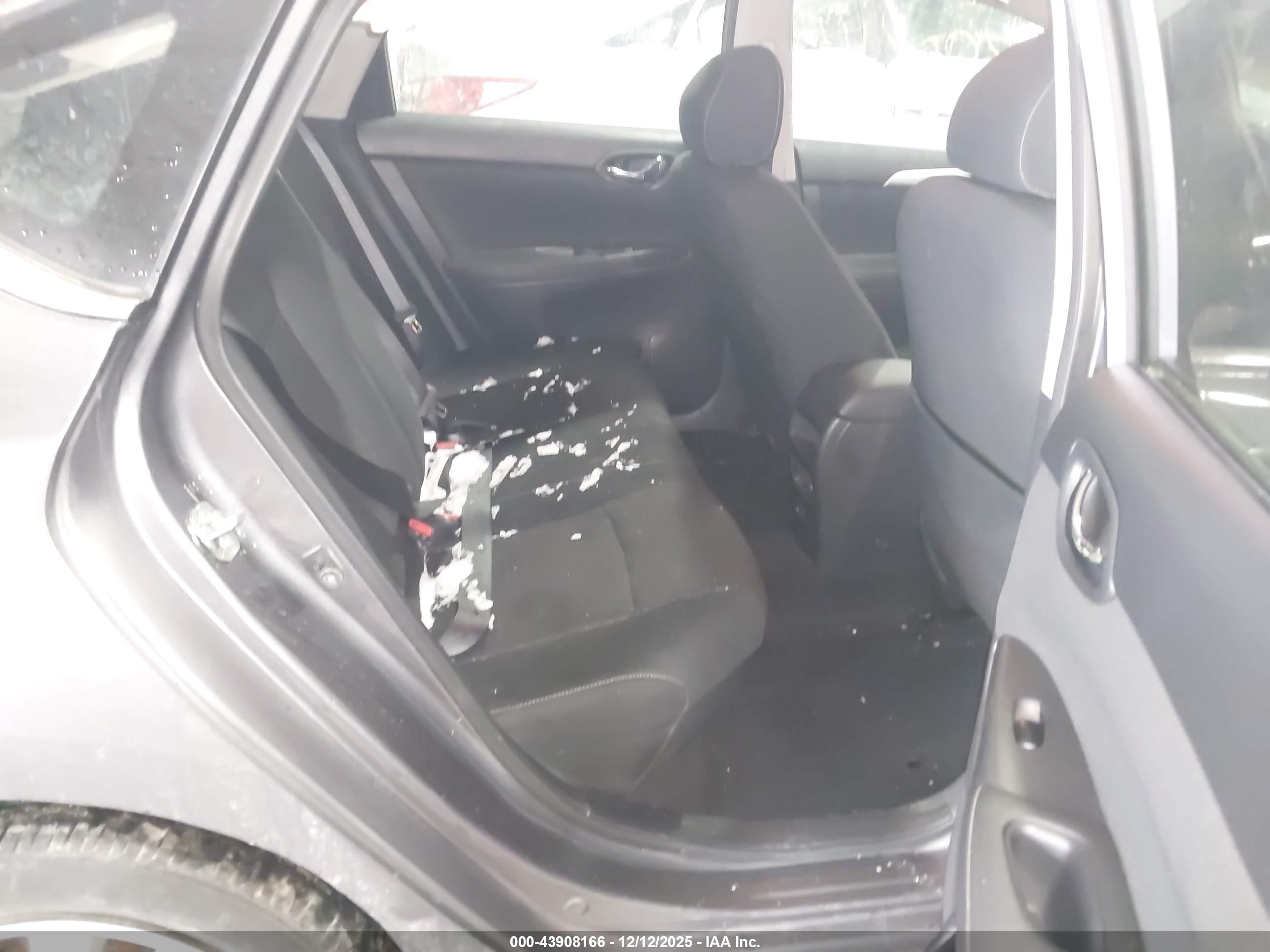 NISSAN SENTRA image 8