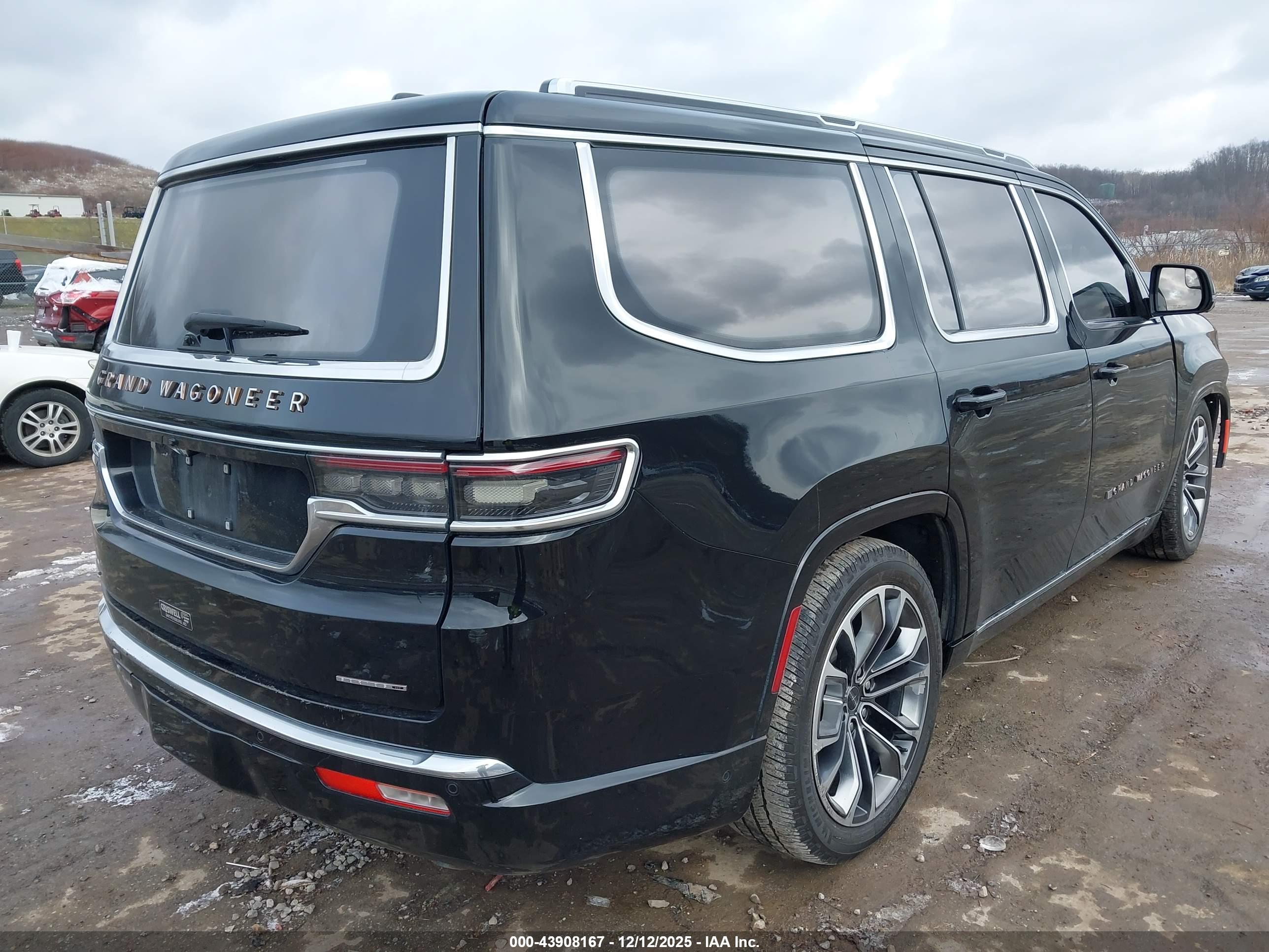 JEEP GRAND image 4