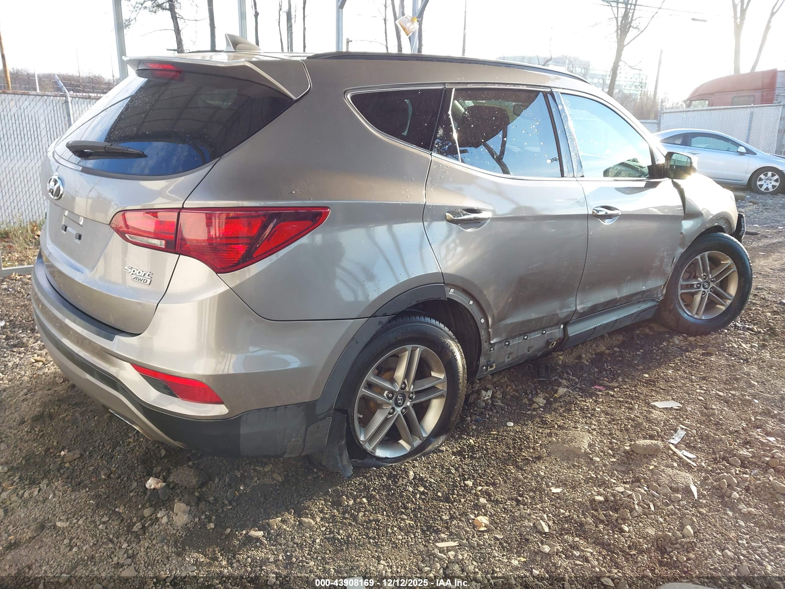HYUNDAI SANTA image 4