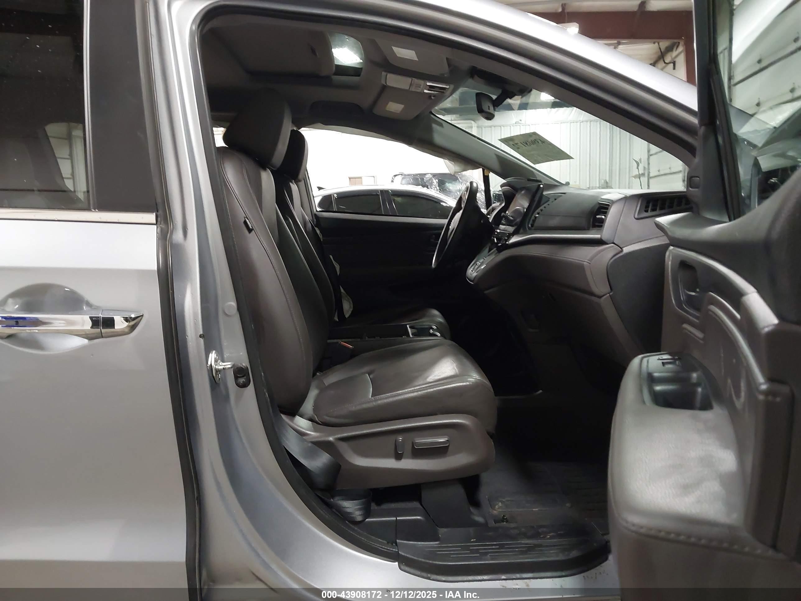 HONDA ODYSSEY image 5