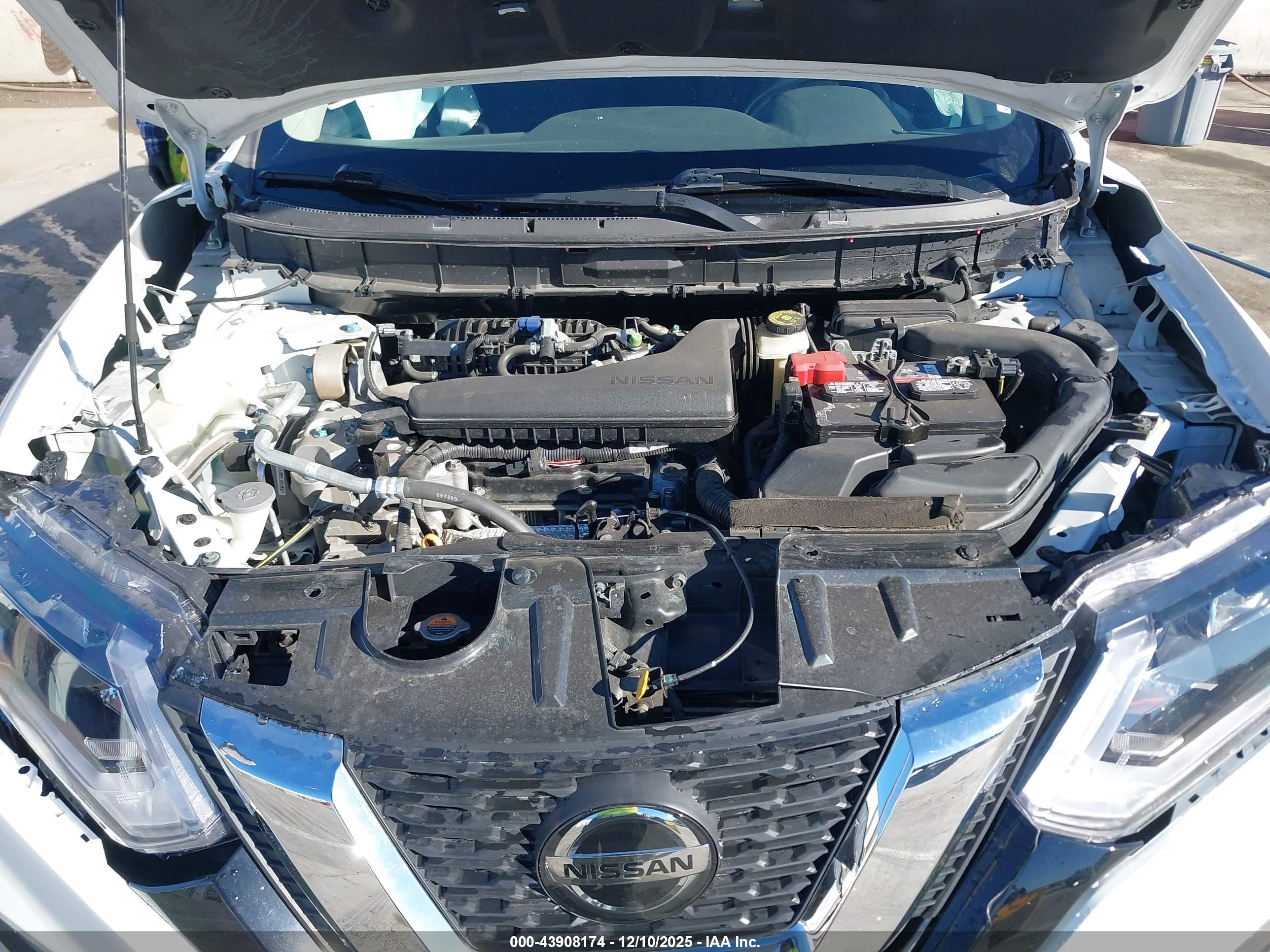 NISSAN ROGUE image 10