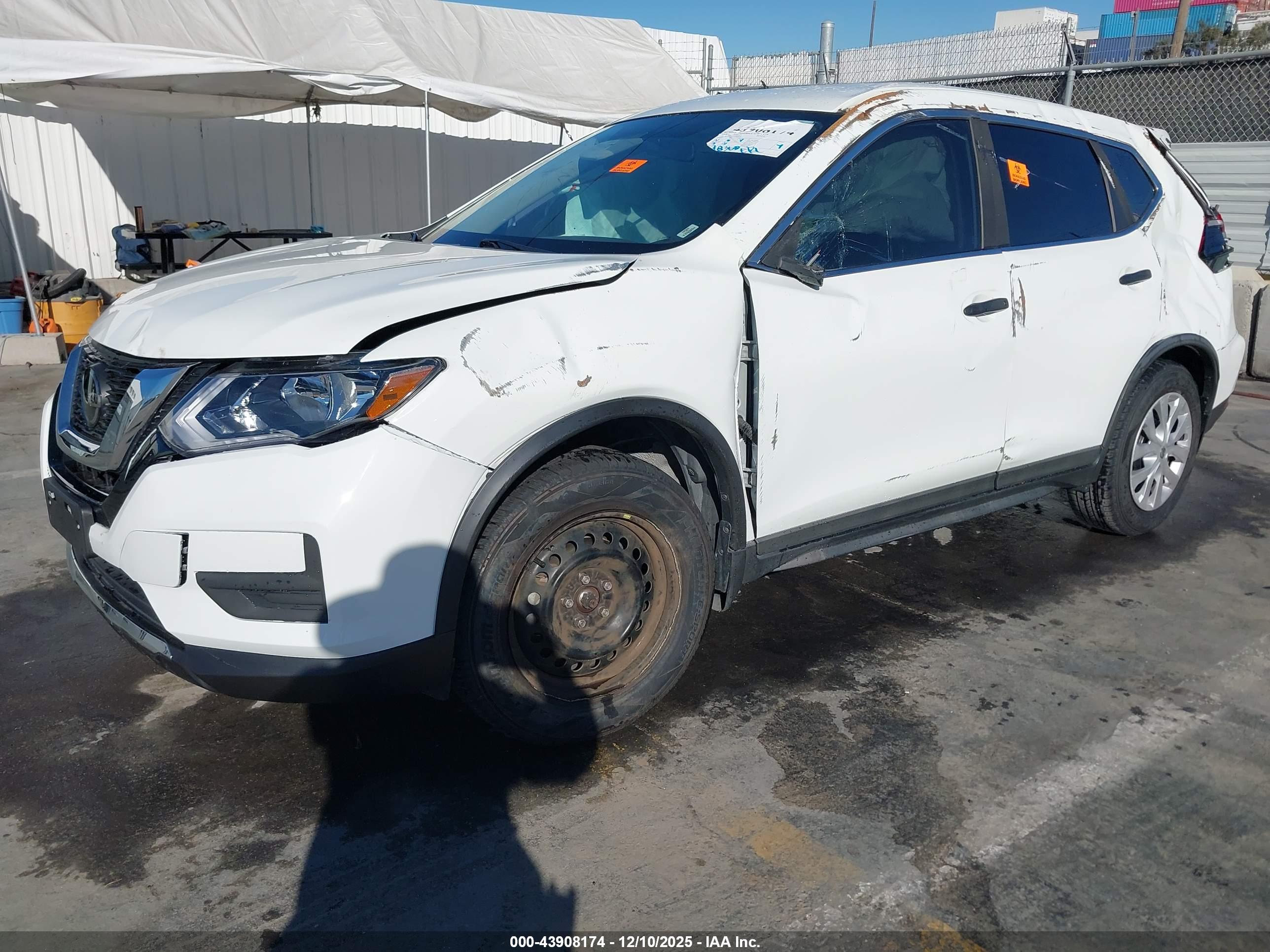 NISSAN ROGUE image 2