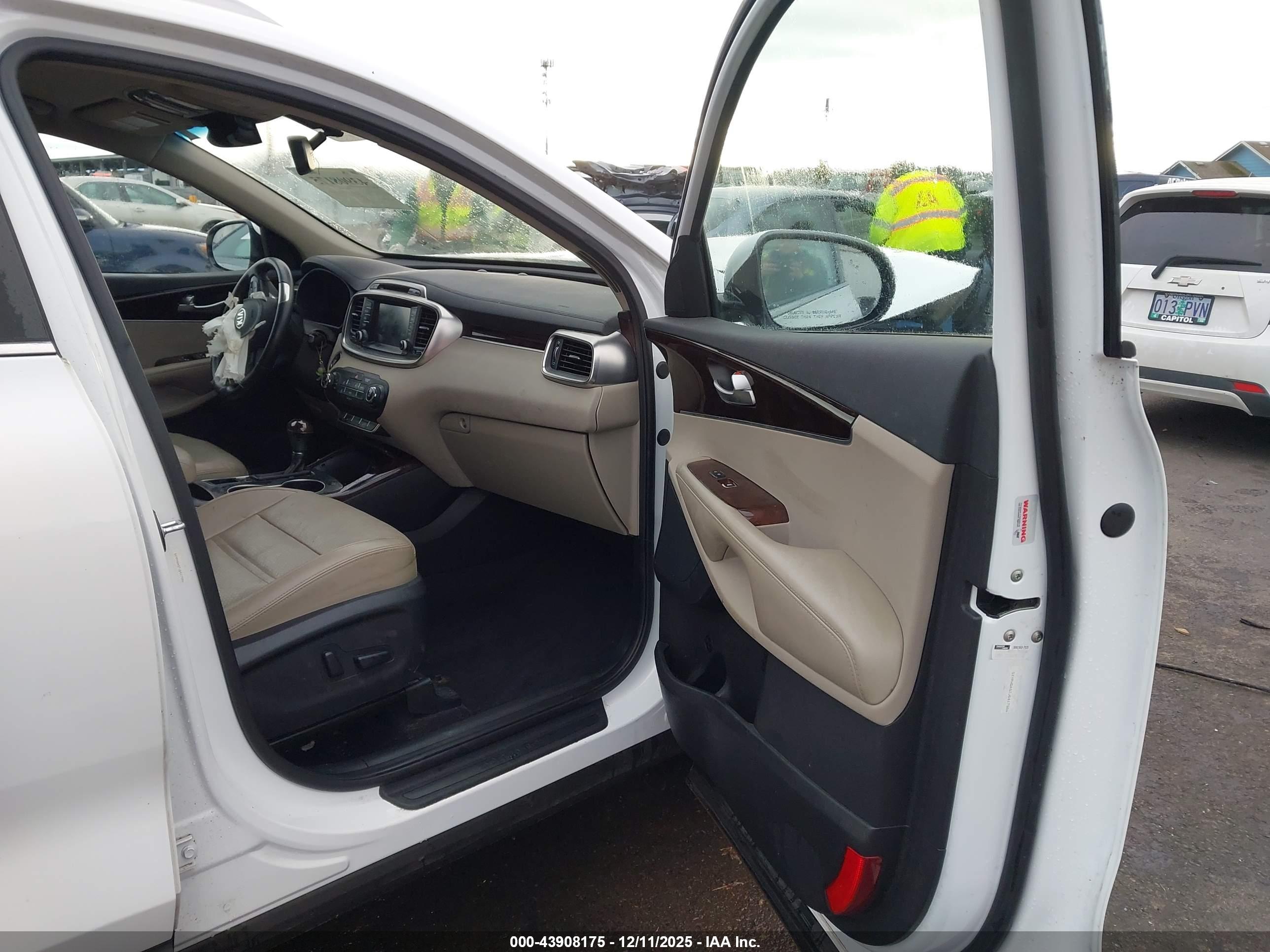 KIA SORENTO image 5