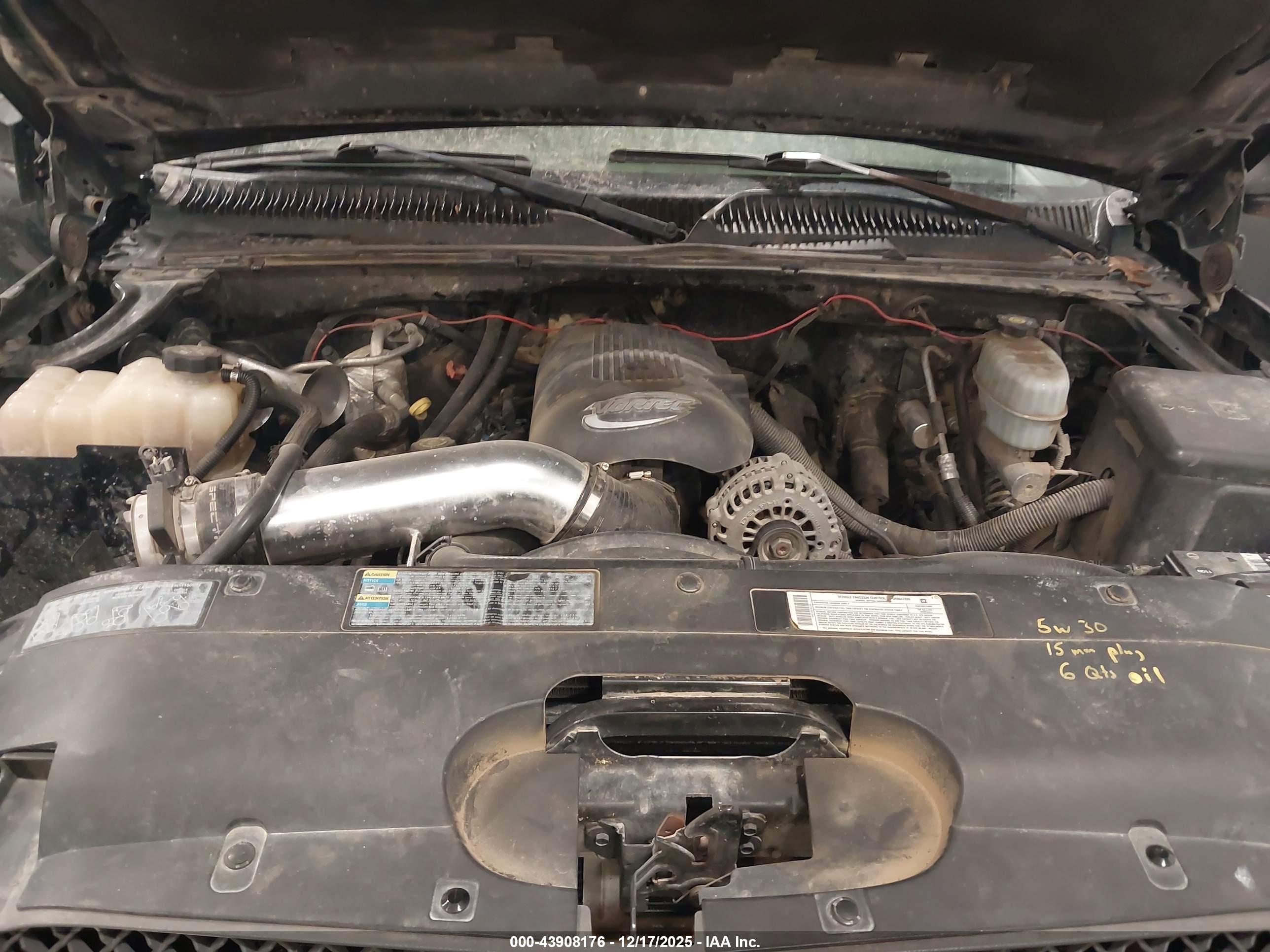CHEVROLET SILVERADO image 10