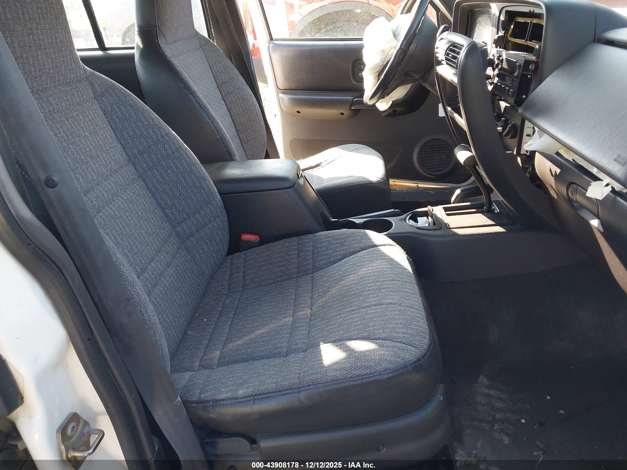 JEEP CHEROKEE image 5