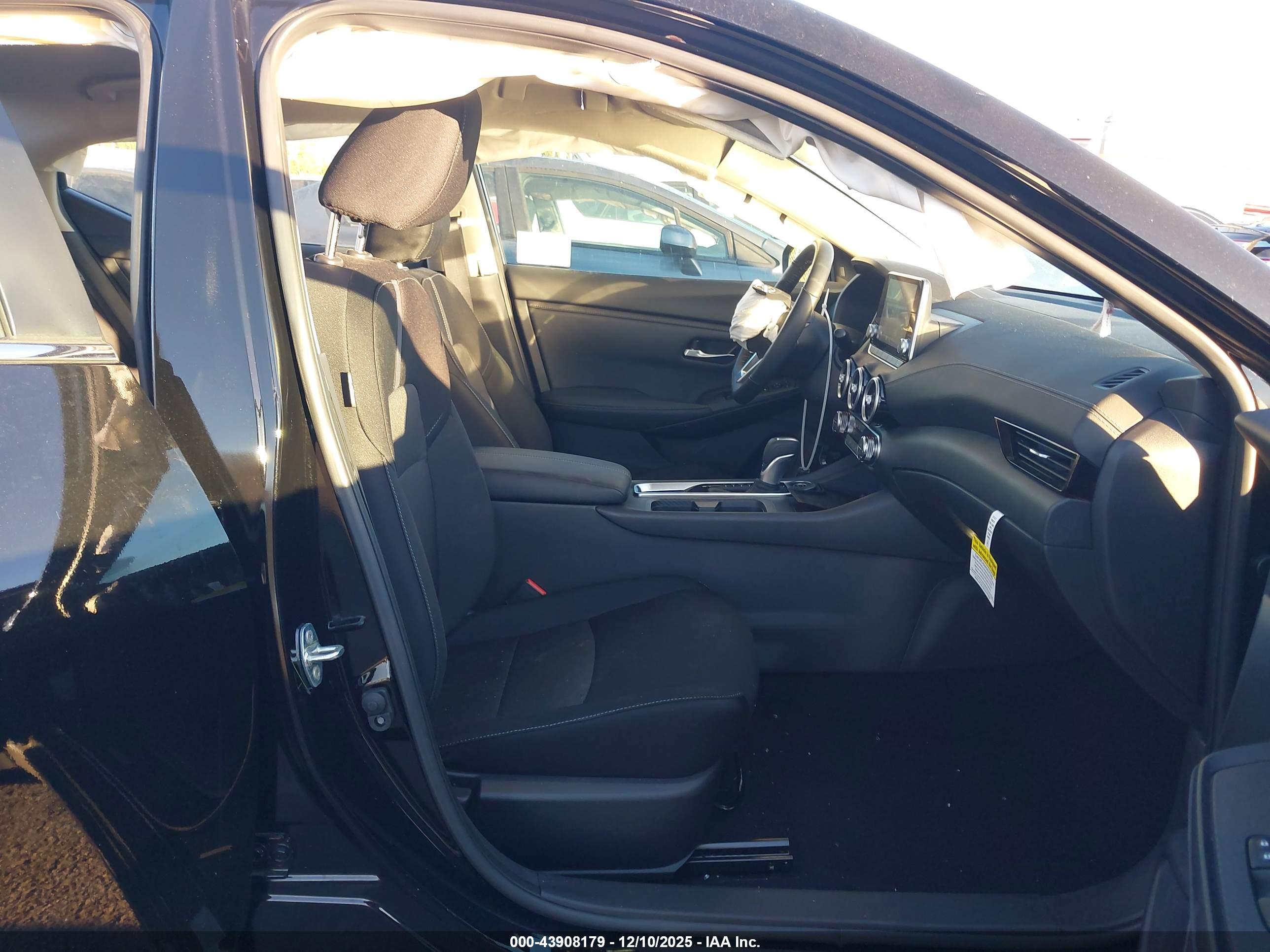 NISSAN SENTRA image 5