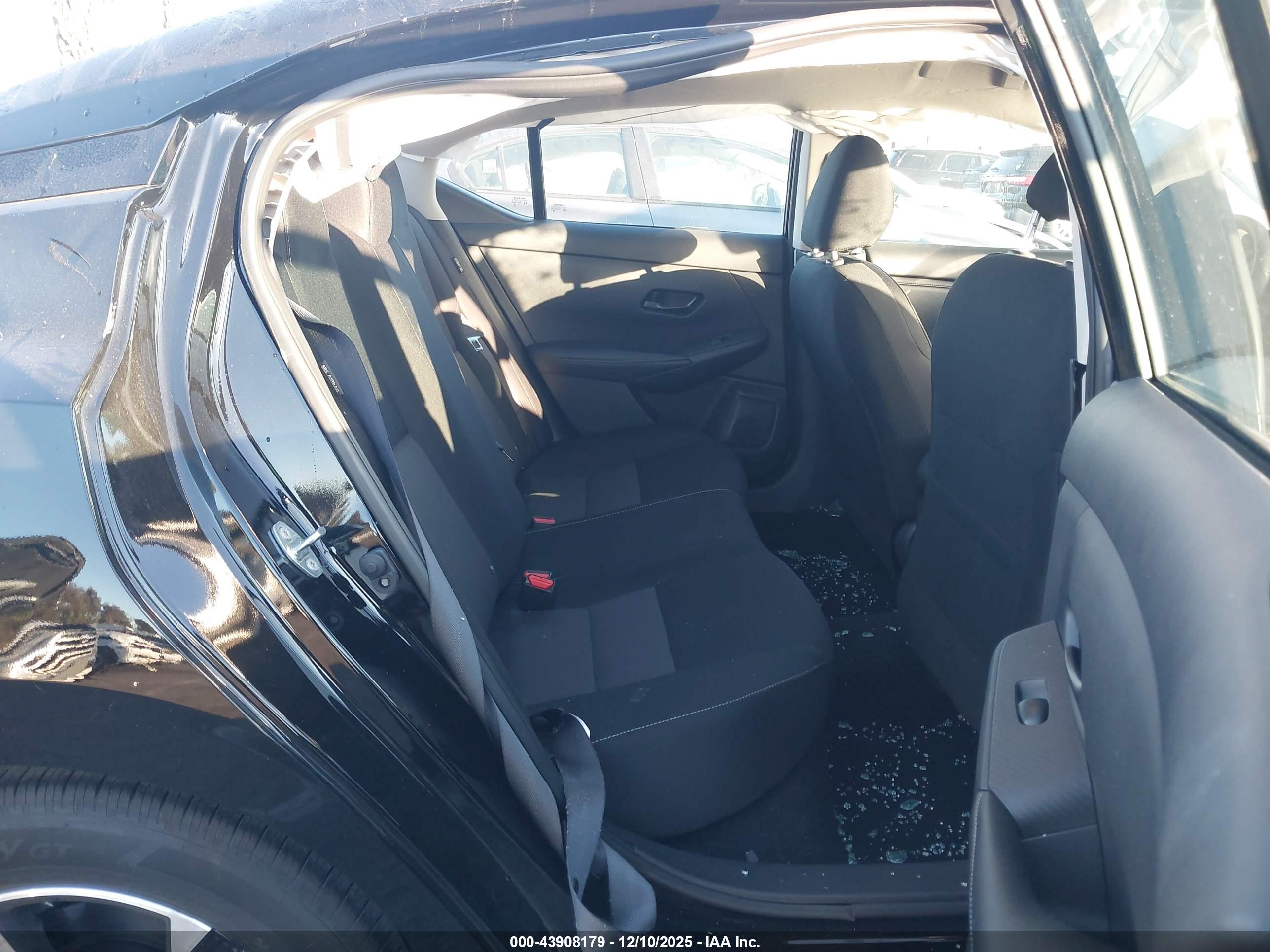 NISSAN SENTRA image 8