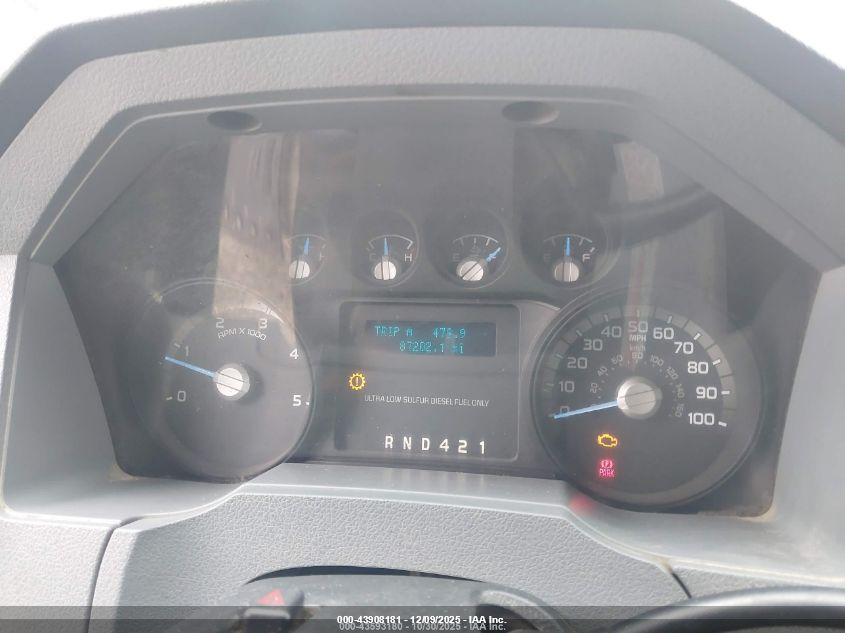 FORD F-750 image 6