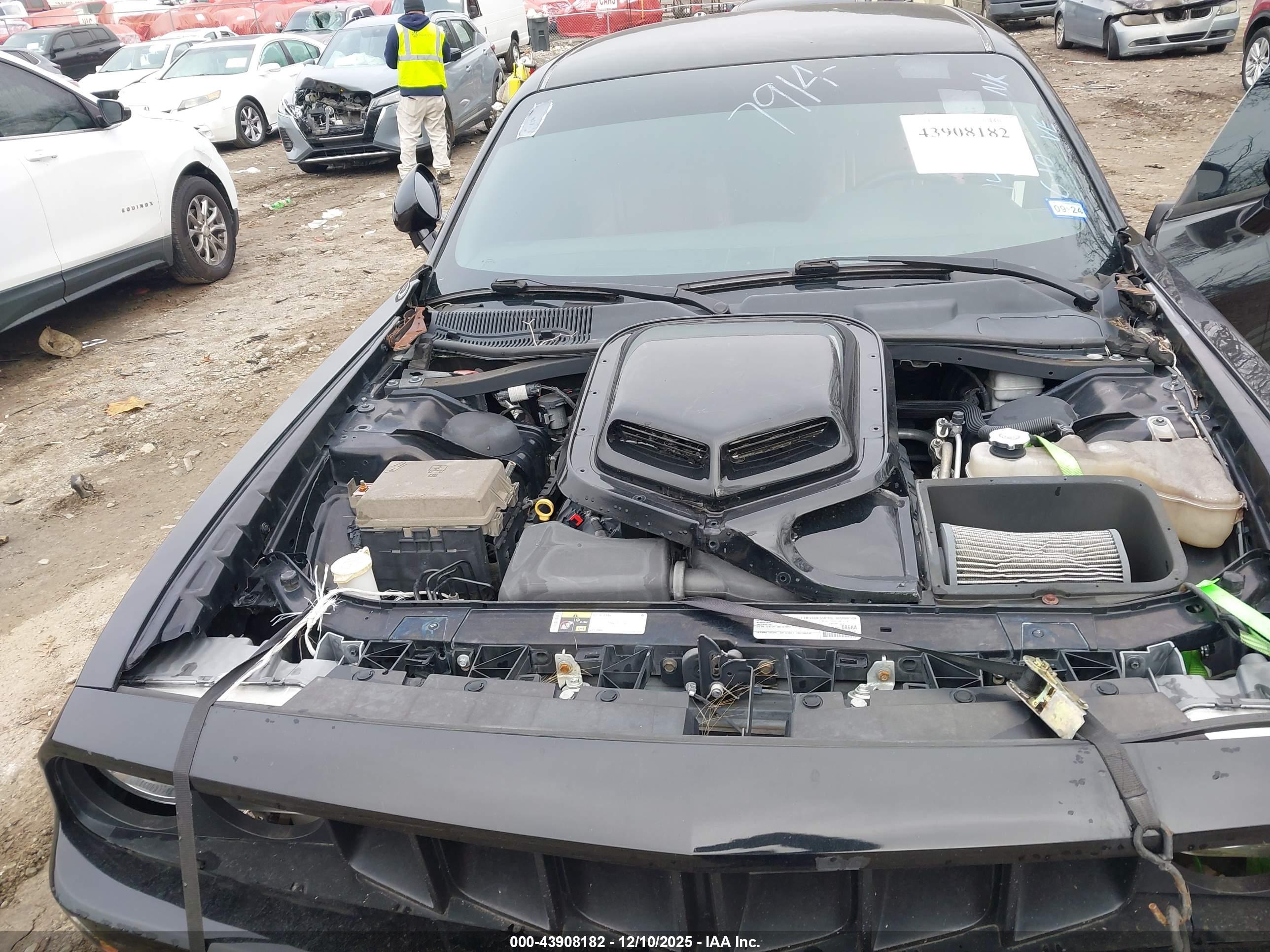 DODGE CHALLENGER image 10