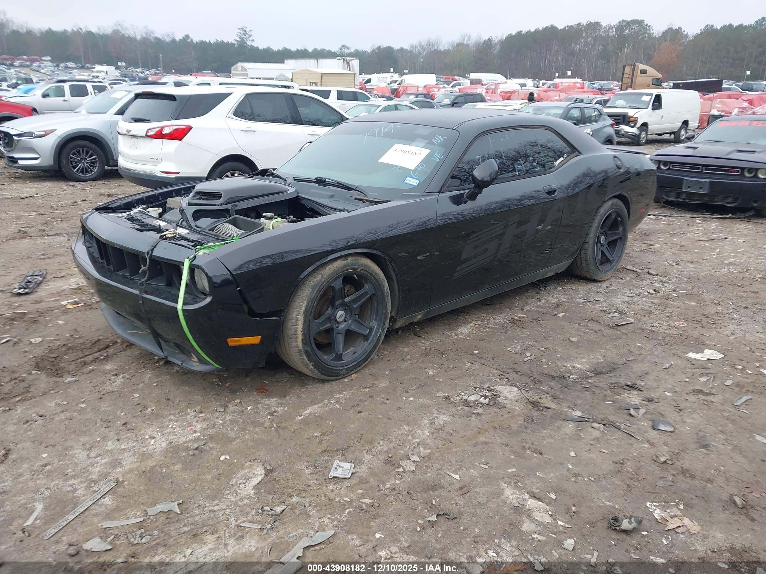 DODGE CHALLENGER image 2