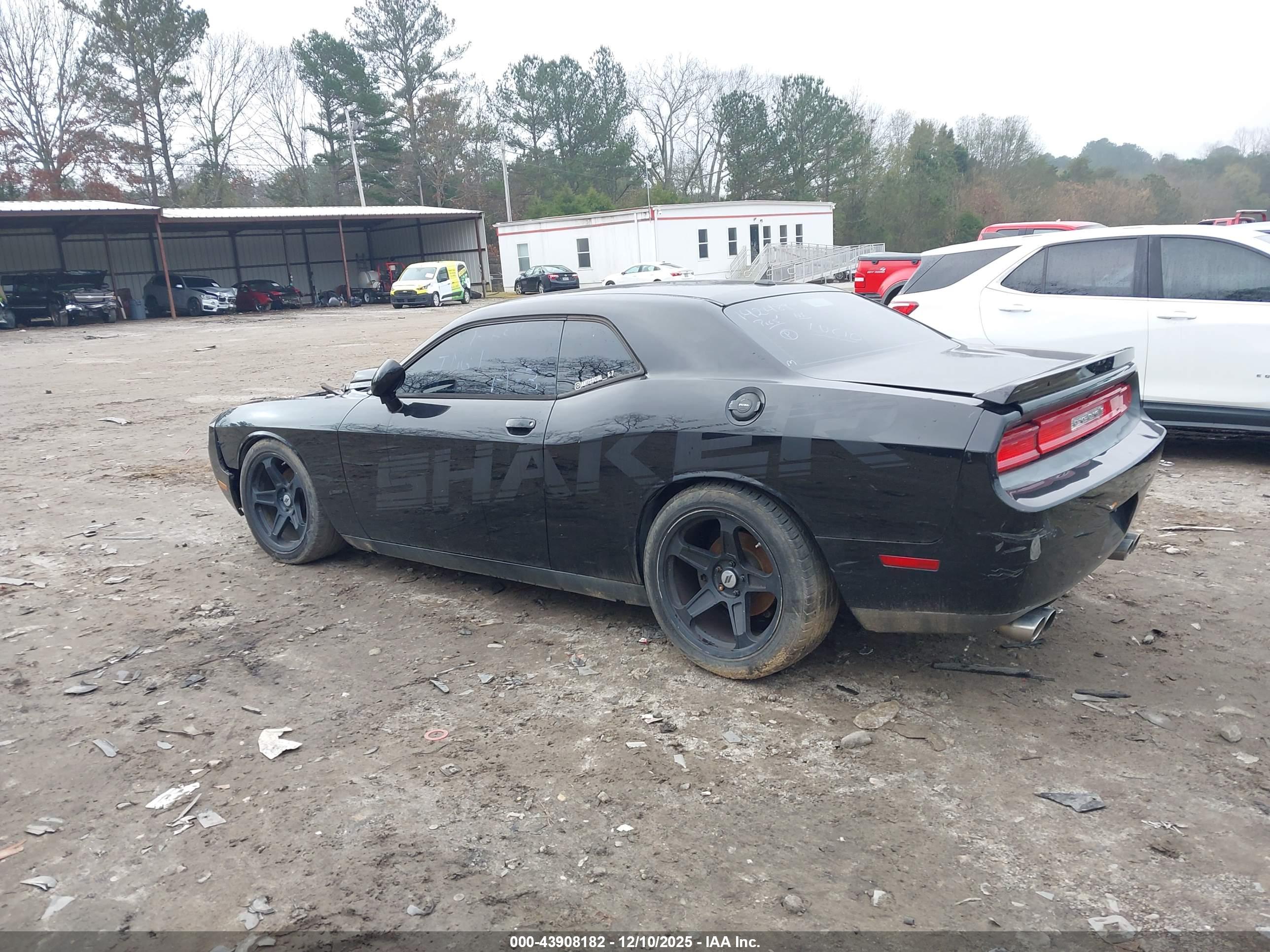 DODGE CHALLENGER image 3