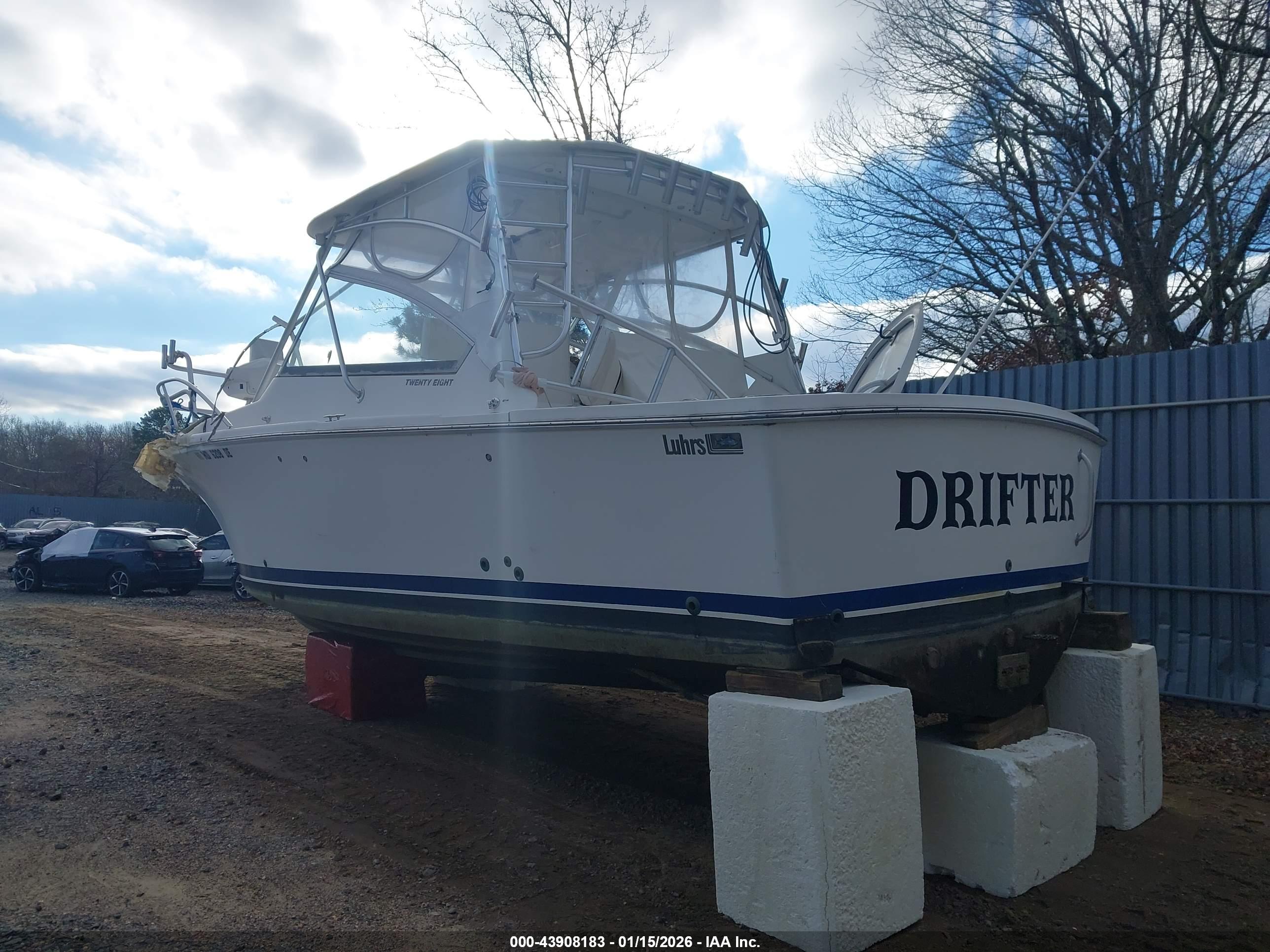 LUHRS 28 image 3