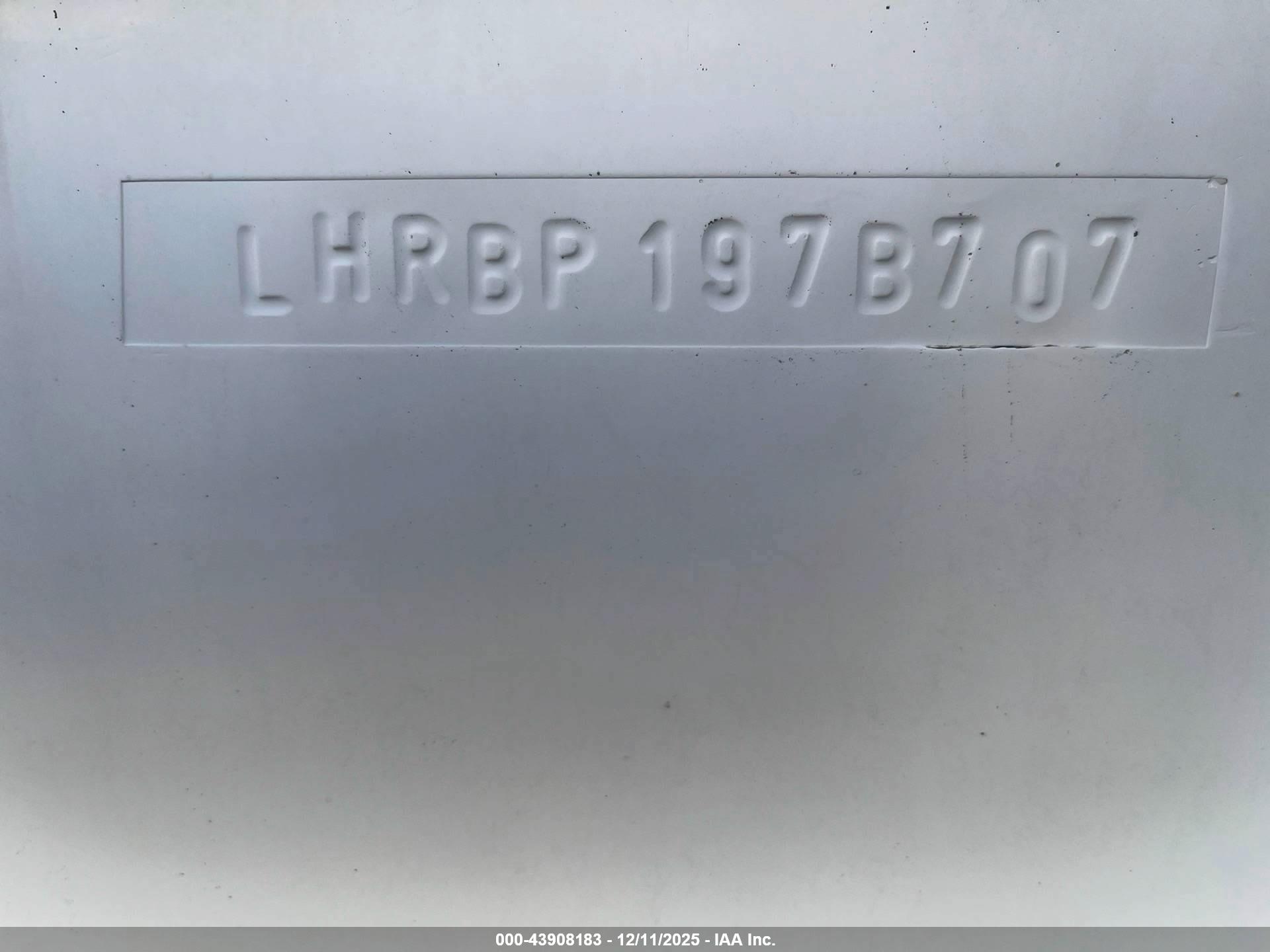 LUHRS 28 image 9