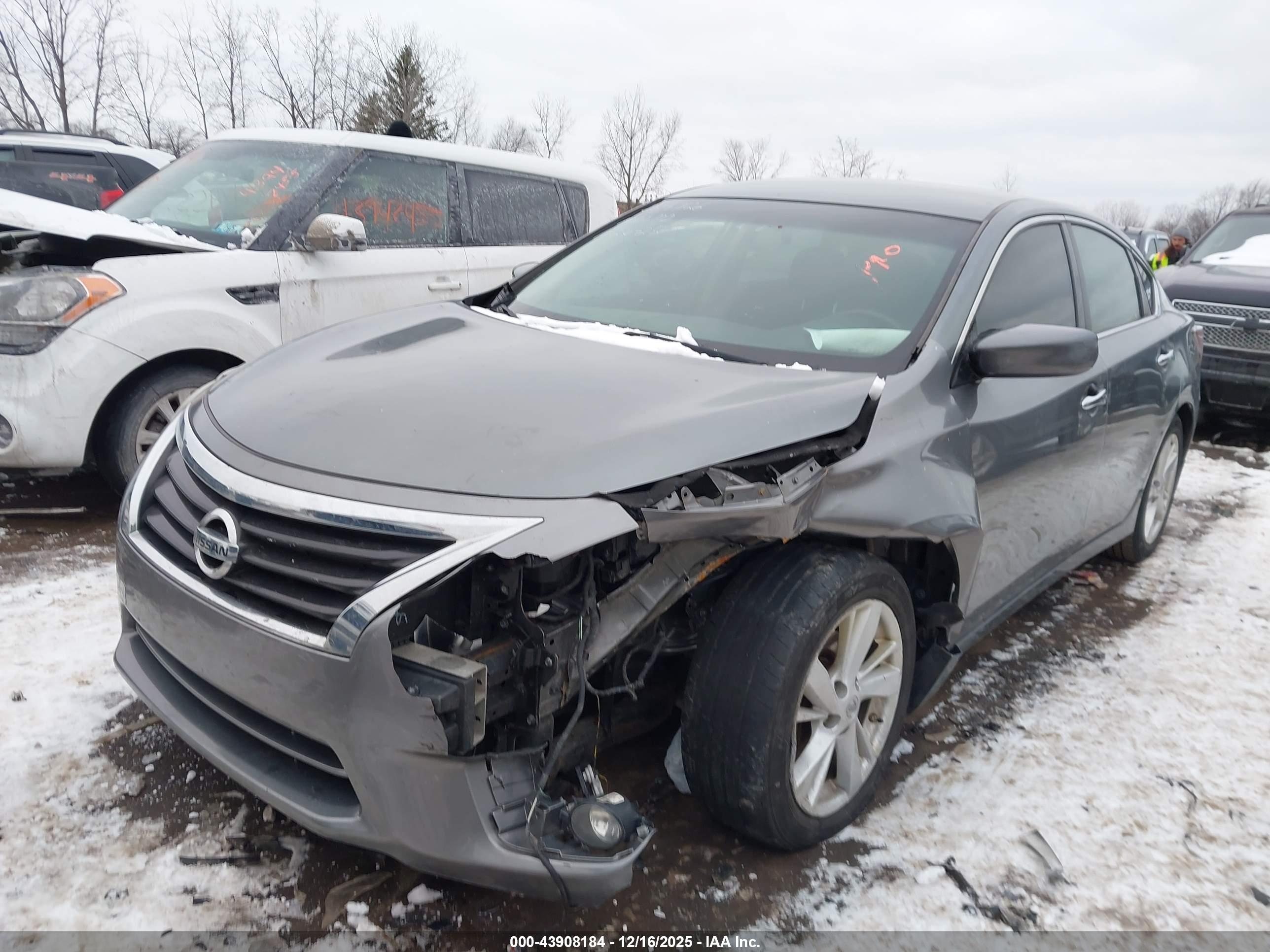 NISSAN ALTIMA image 2