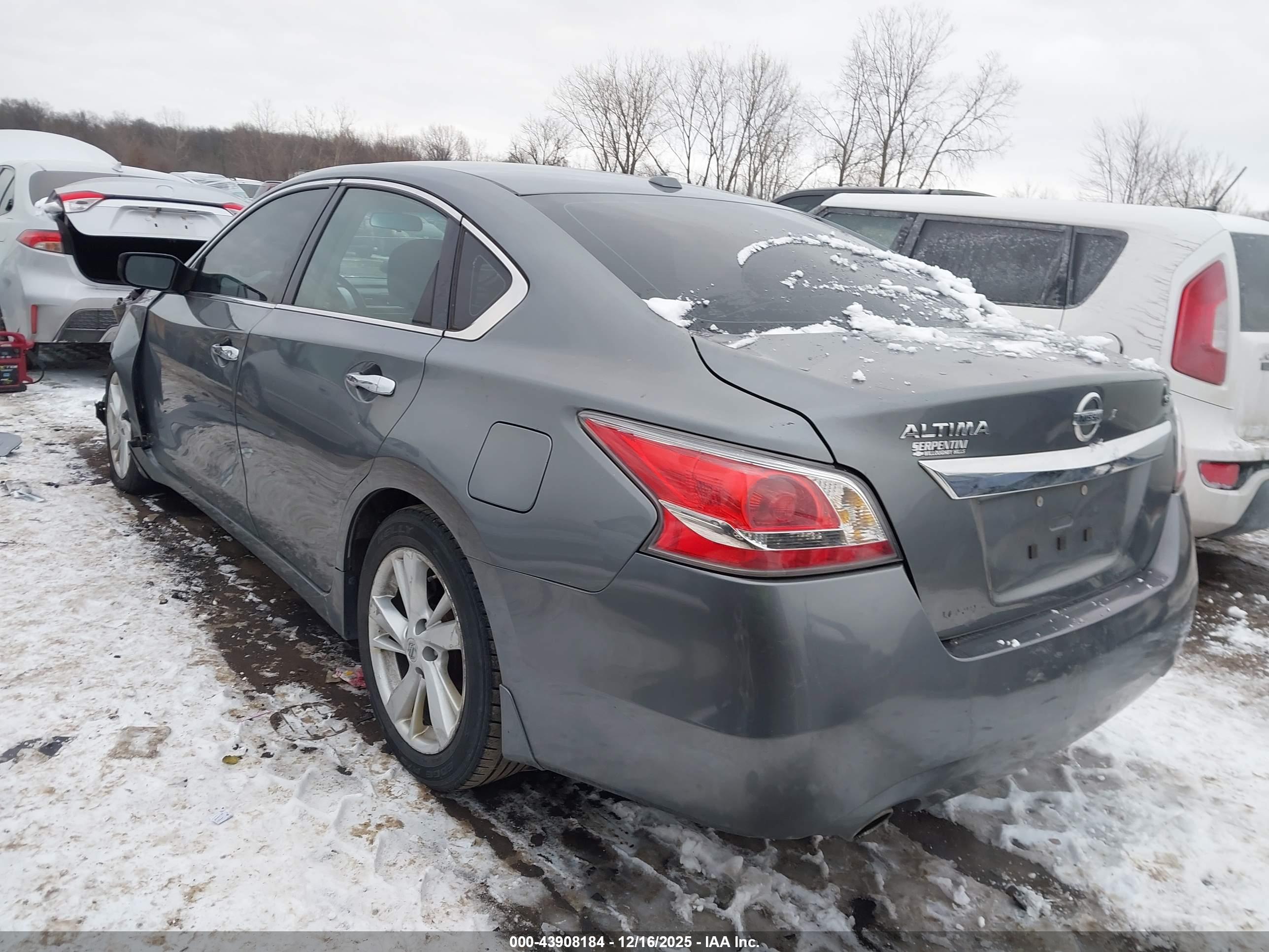 NISSAN ALTIMA image 3
