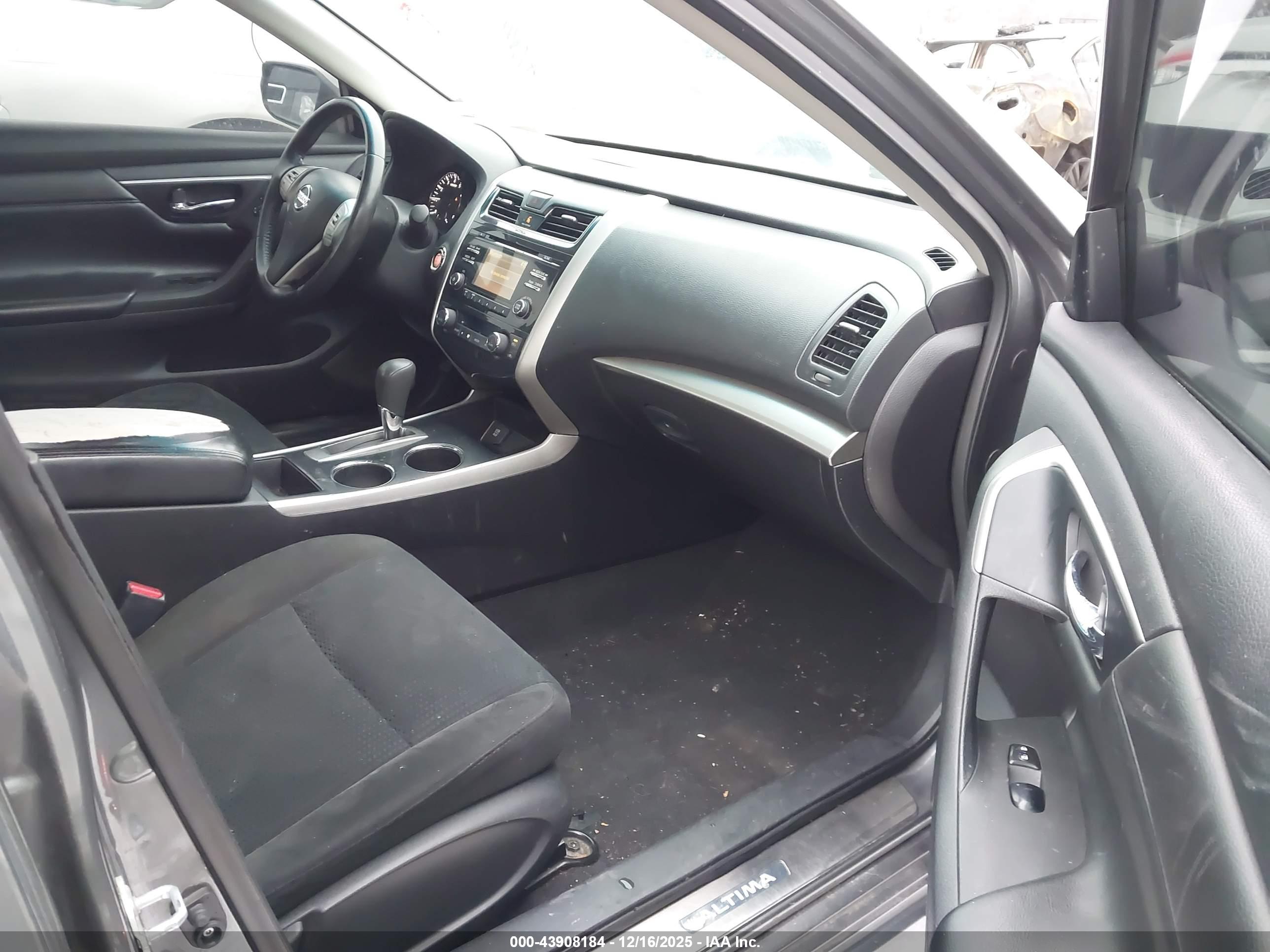 NISSAN ALTIMA image 5