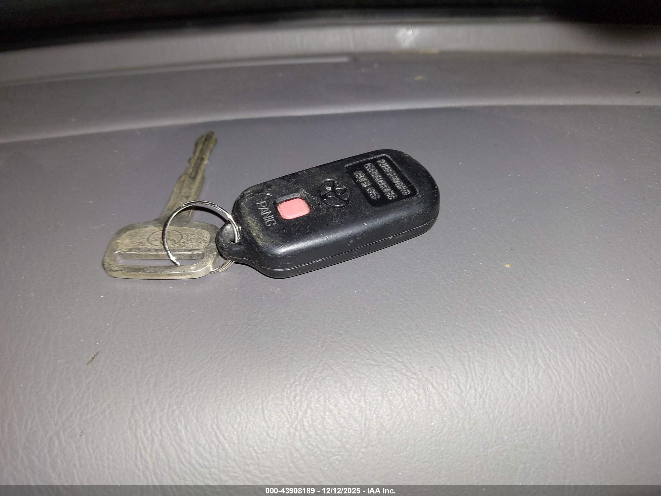 TOYOTA TACOMA image 11
