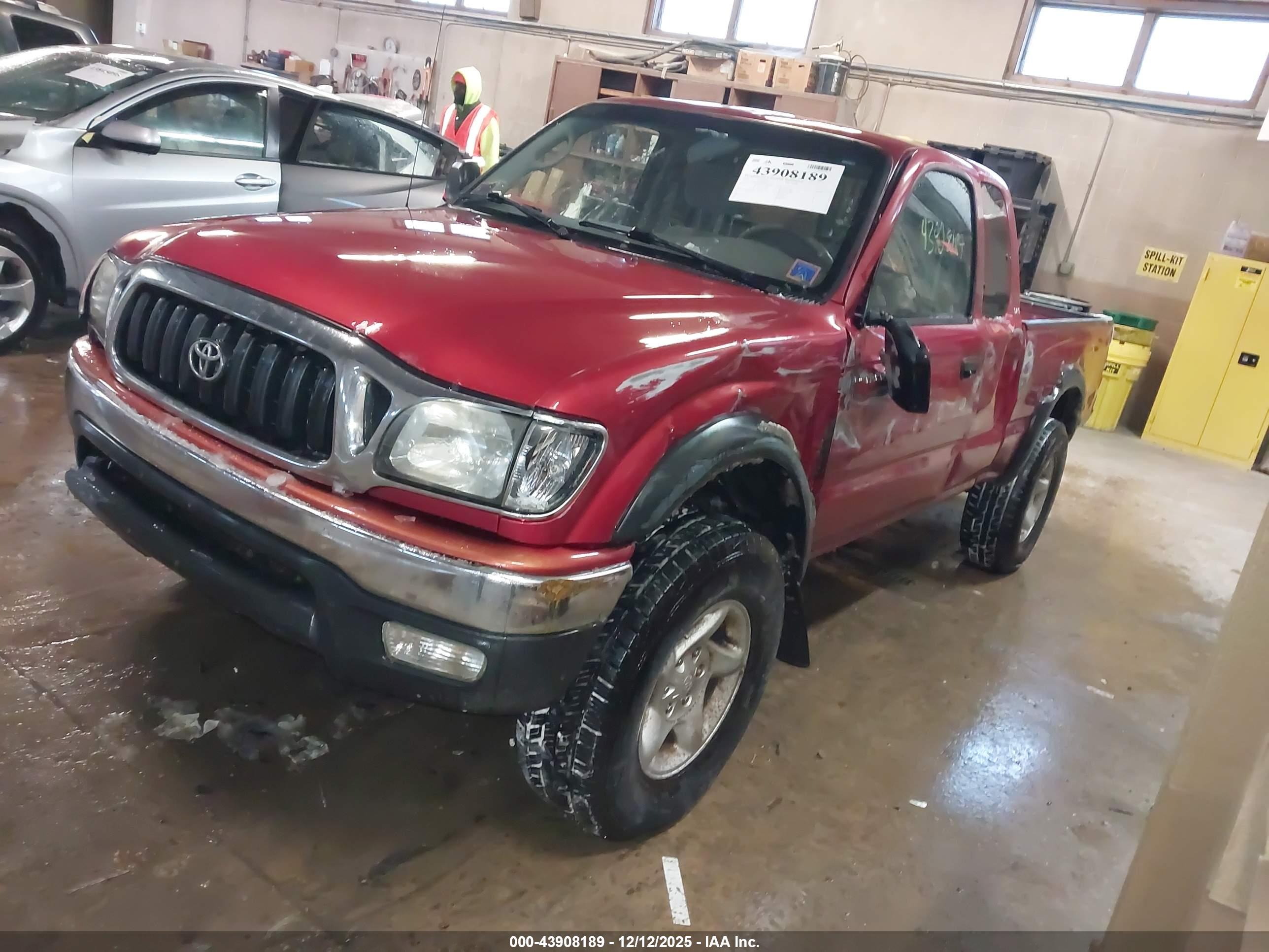 TOYOTA TACOMA image 2