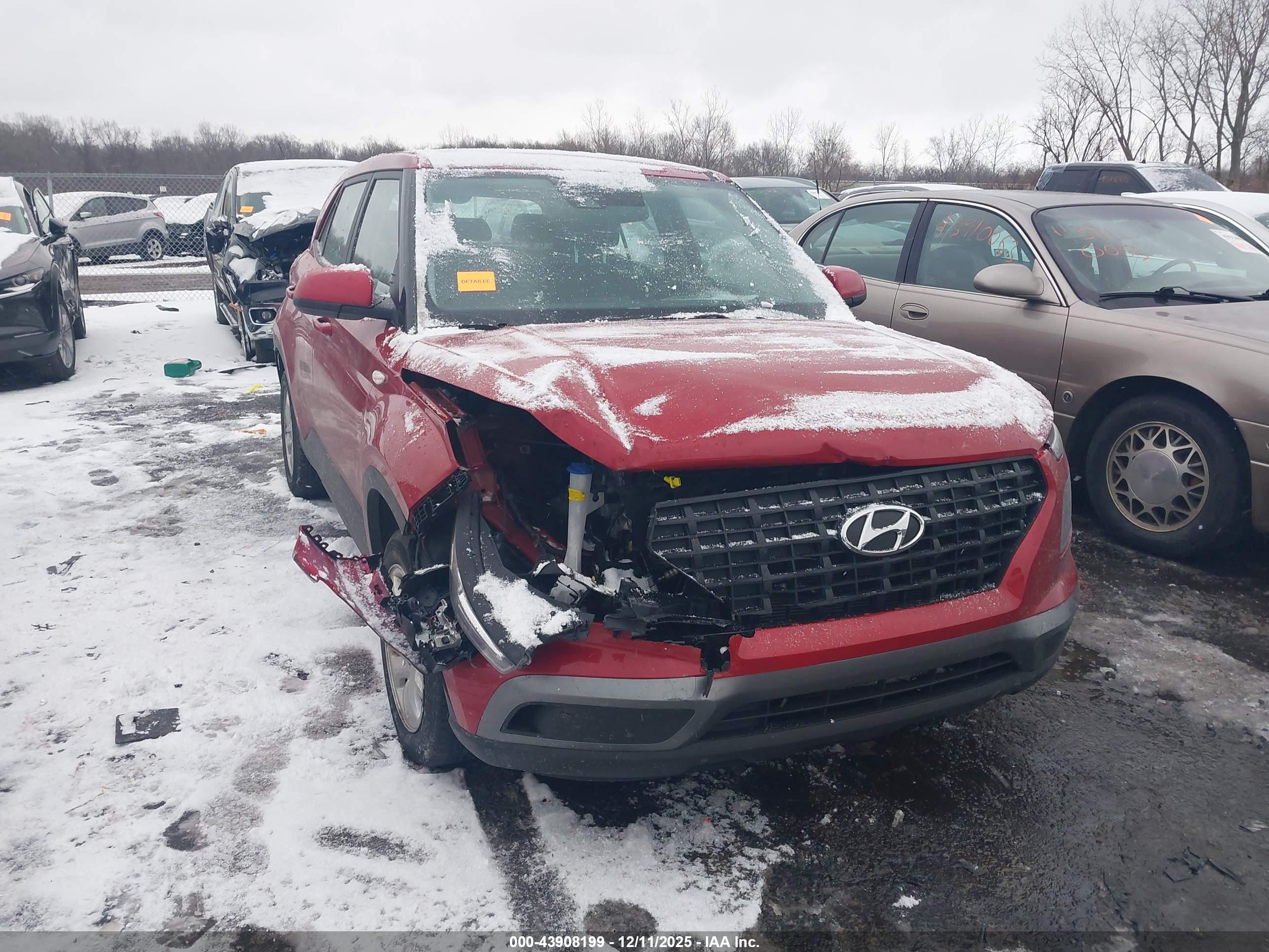 HYUNDAI VENUE image 6