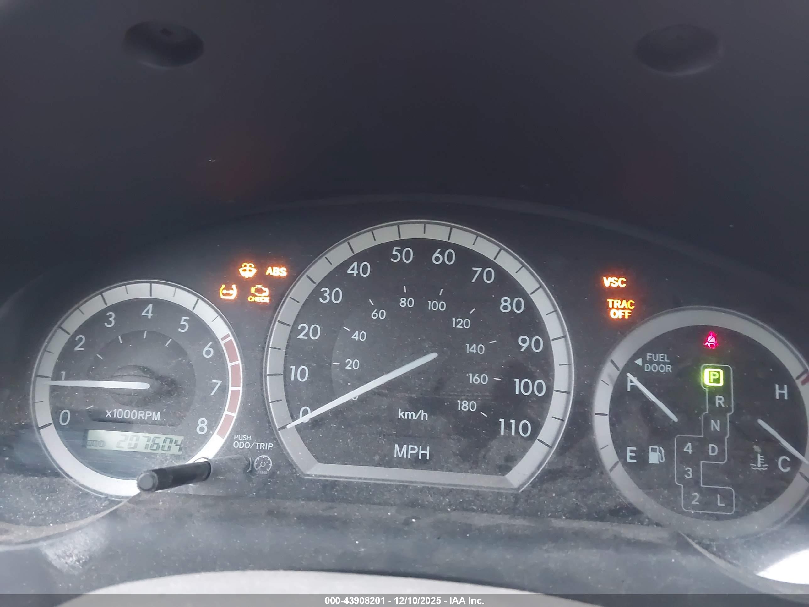 TOYOTA SIENNA image 7