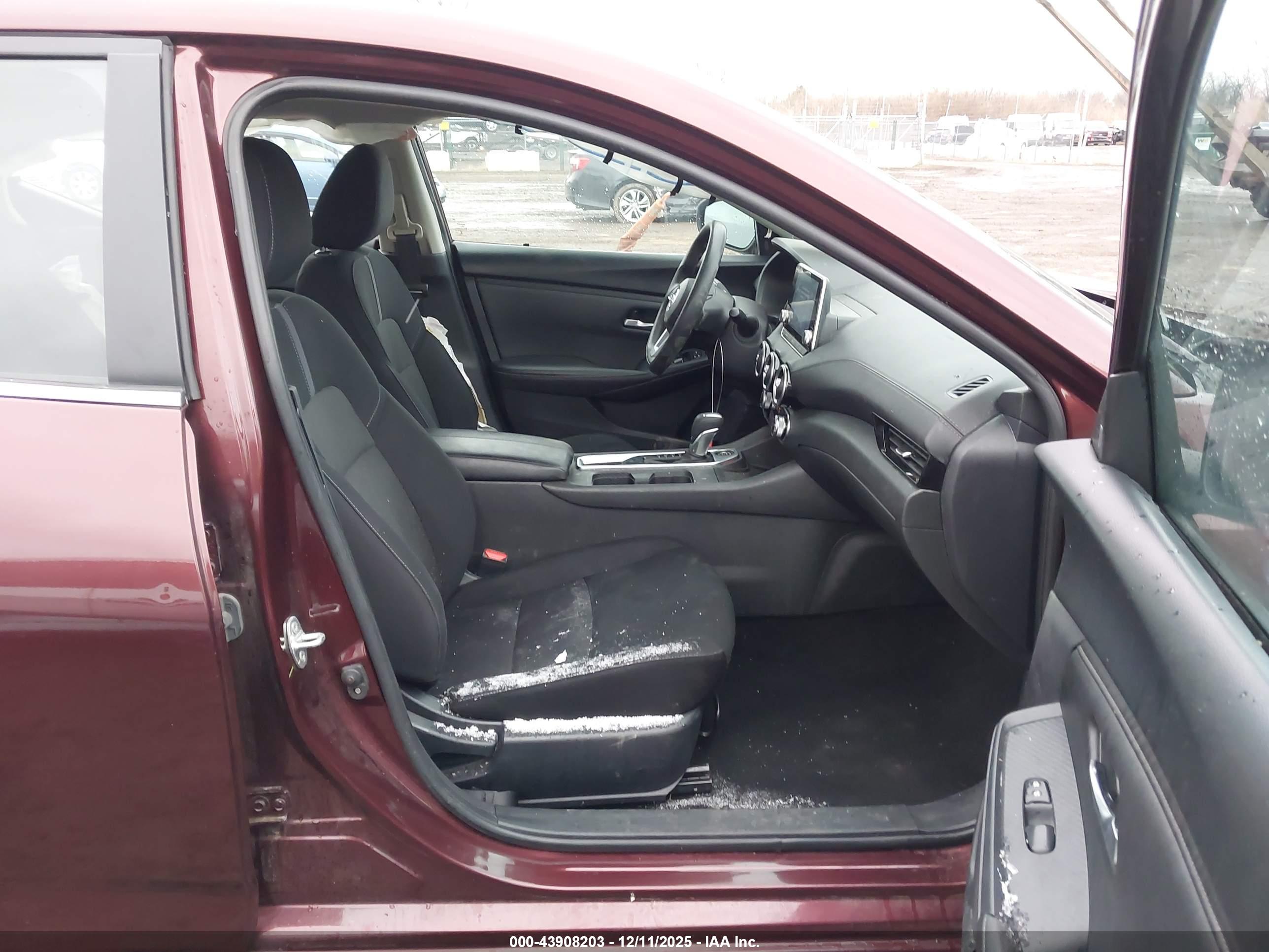 NISSAN SENTRA image 5