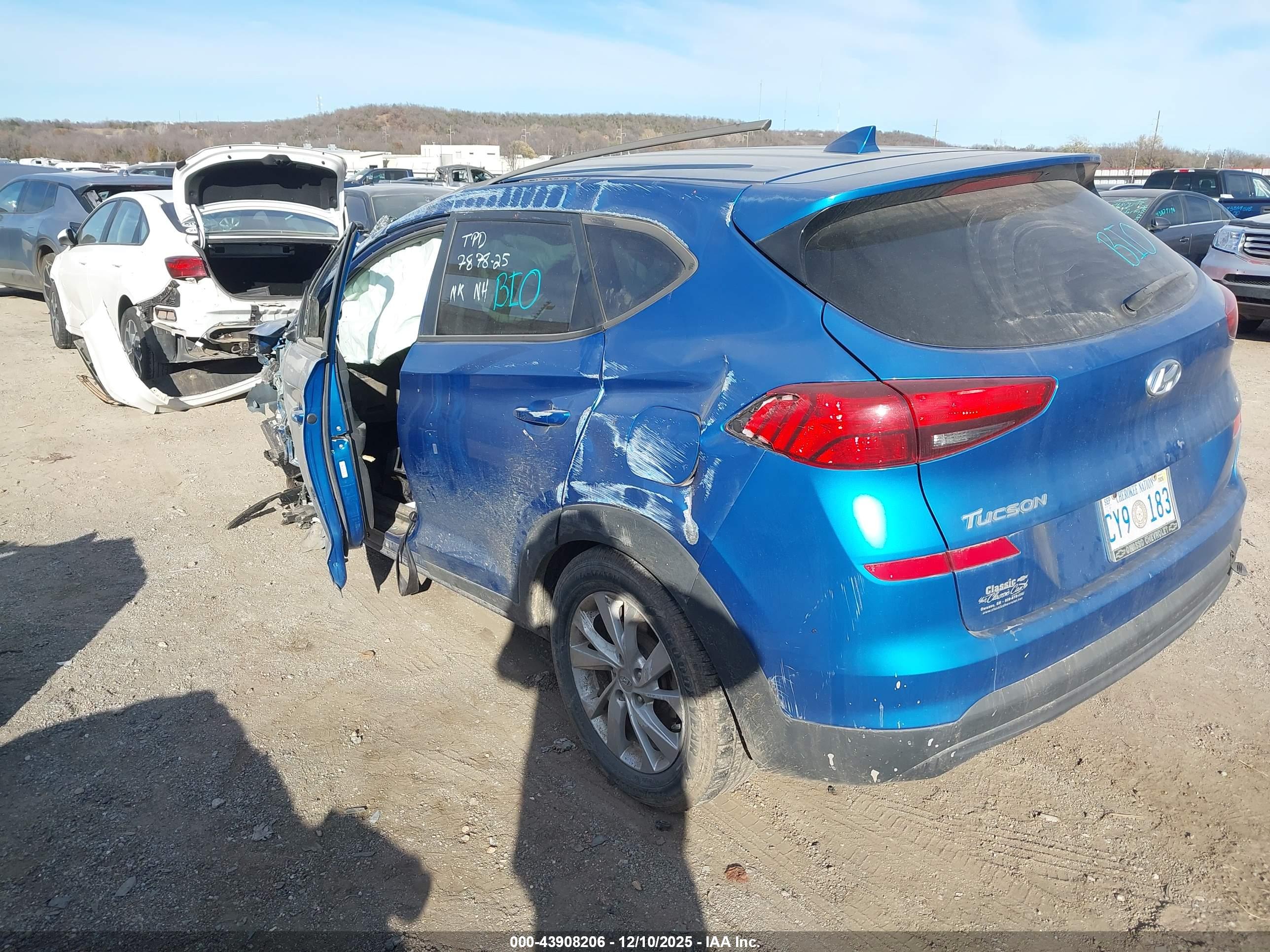 HYUNDAI TUCSON image 3