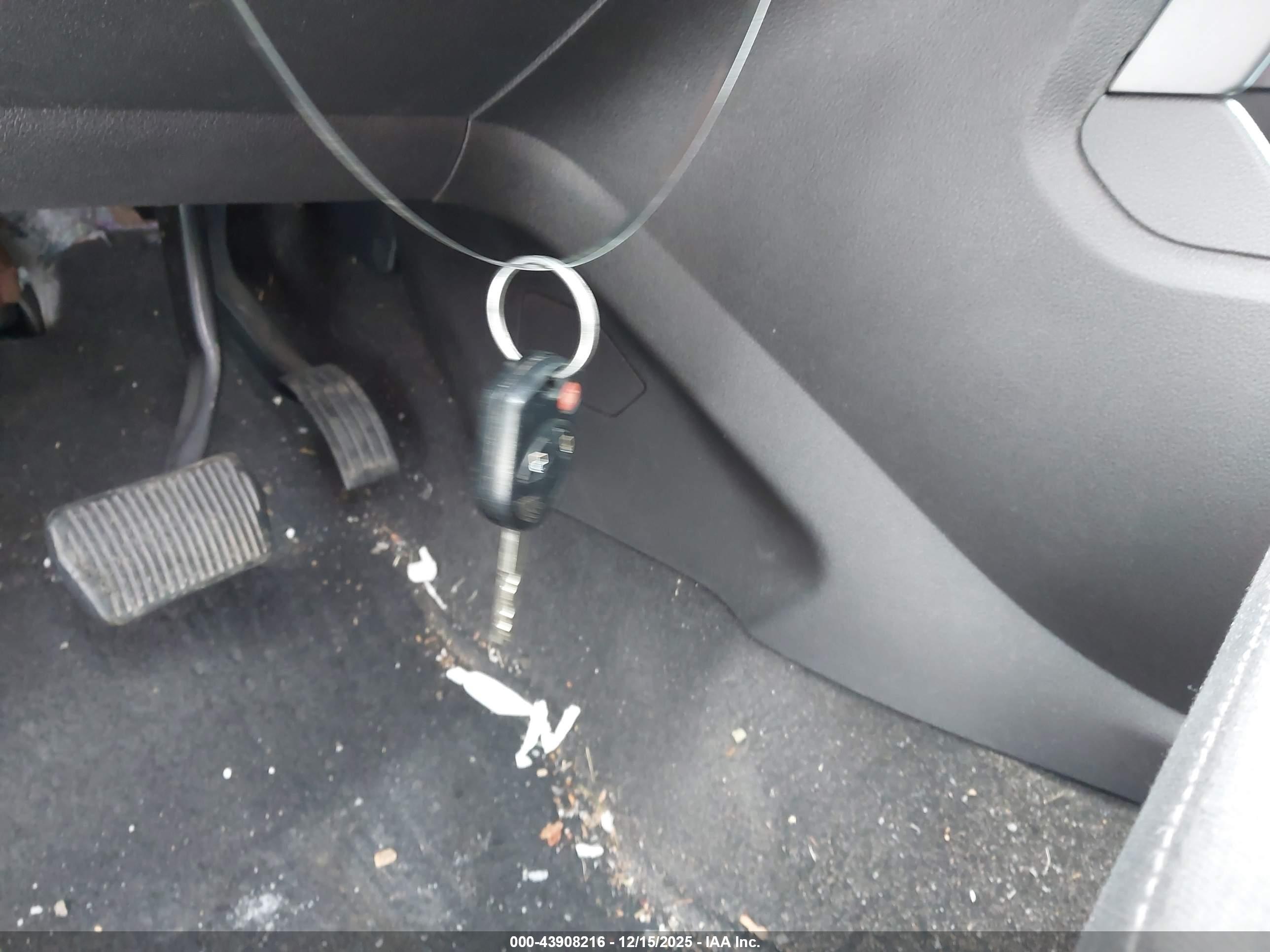 FORD ESCAPE image 11