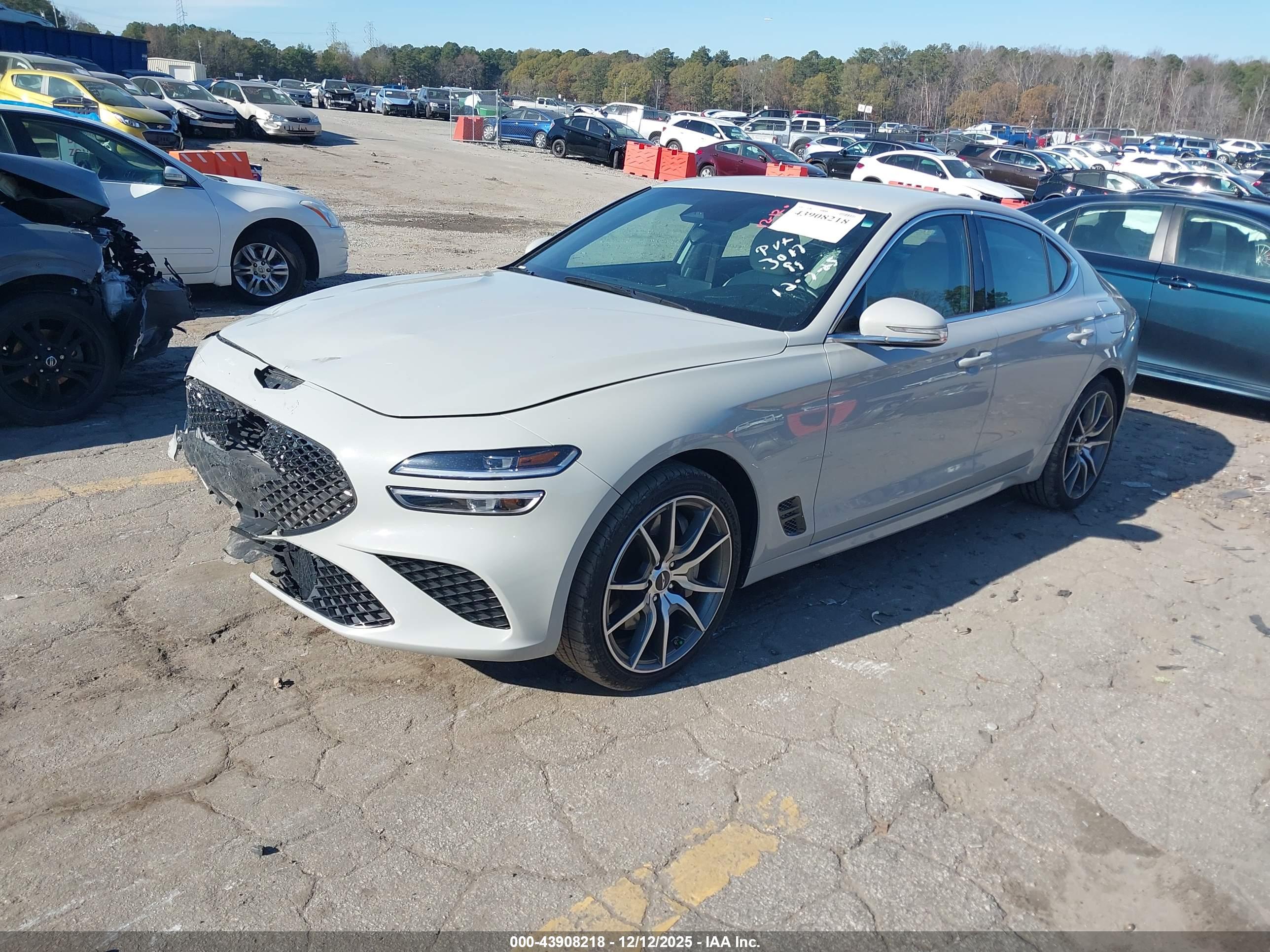 GENESIS G70 image 2