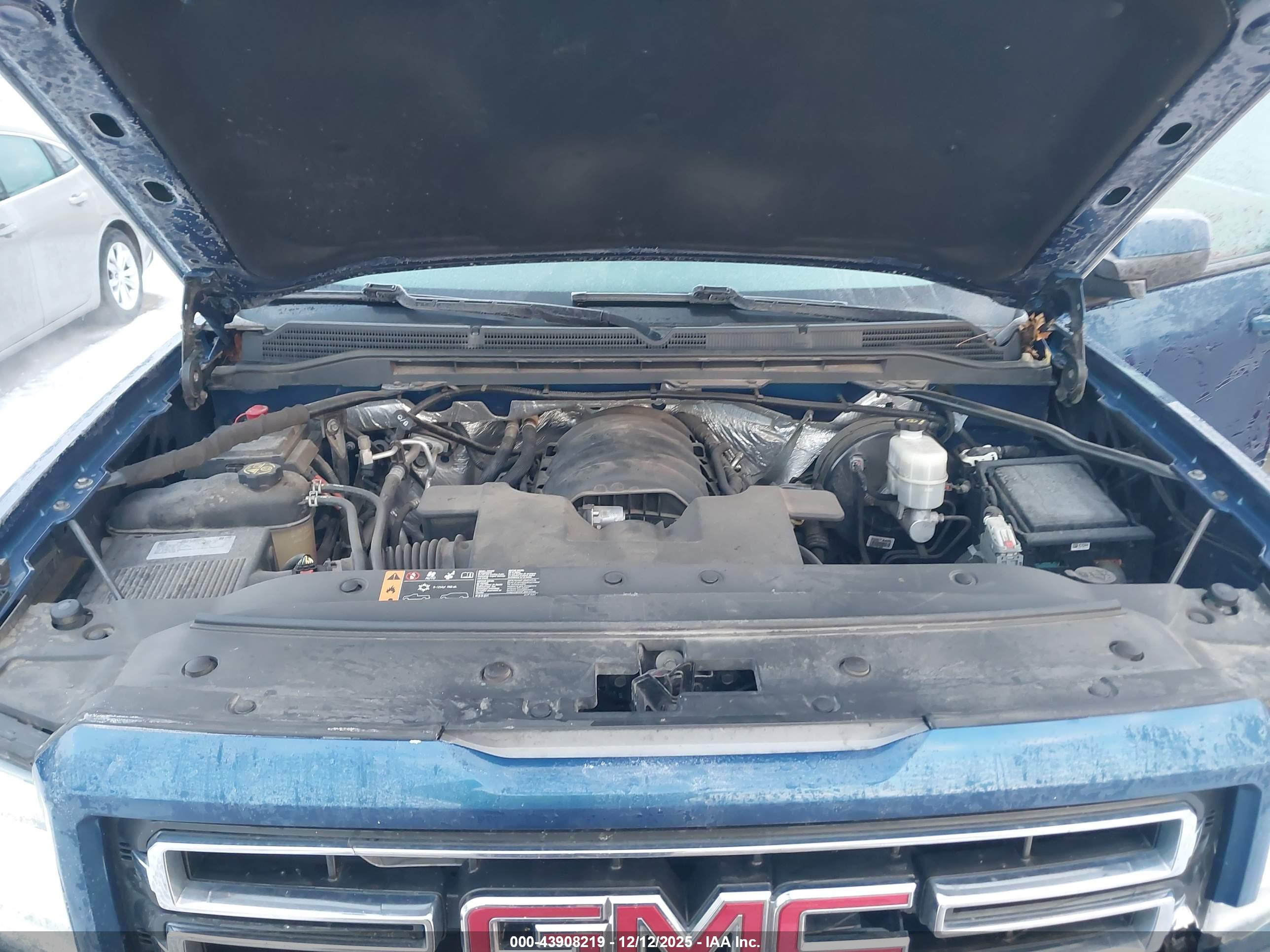 GMC SIERRA image 10