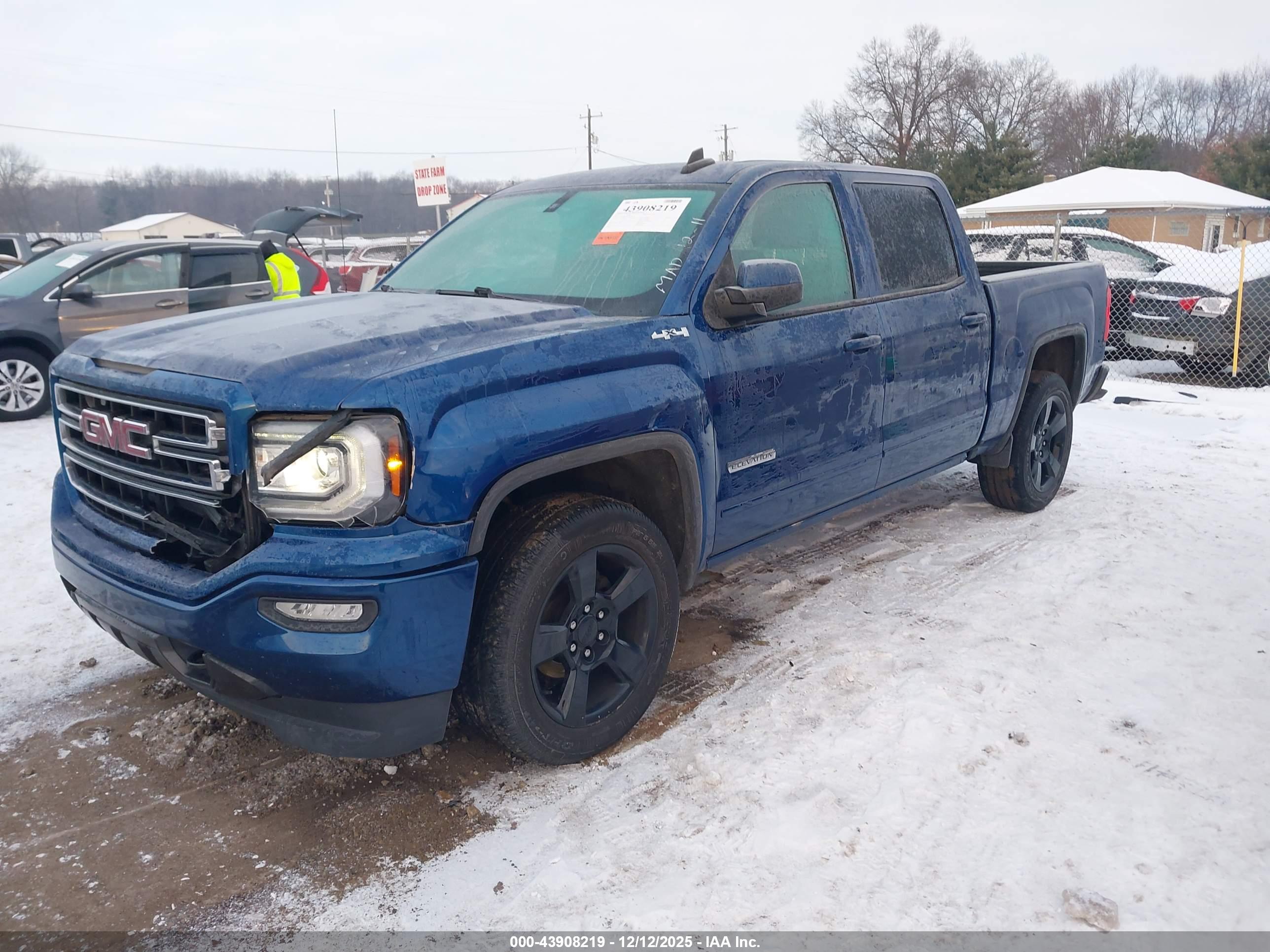 GMC SIERRA image 2