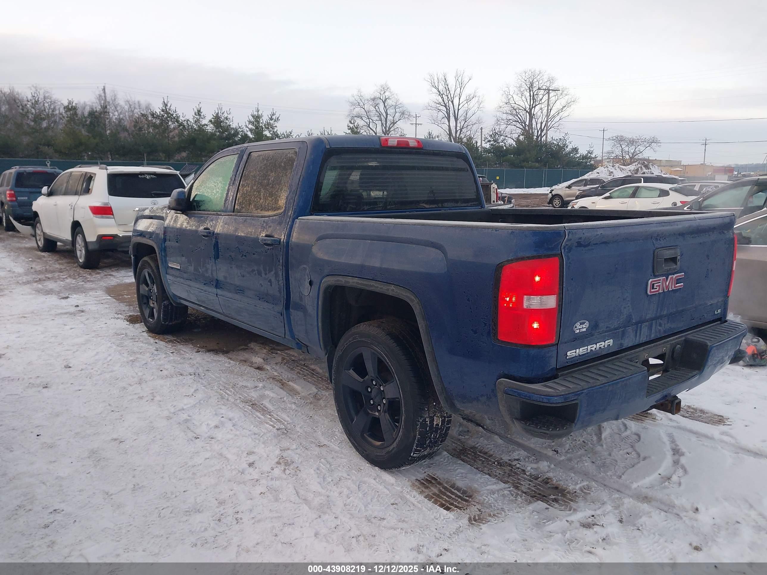 GMC SIERRA image 3