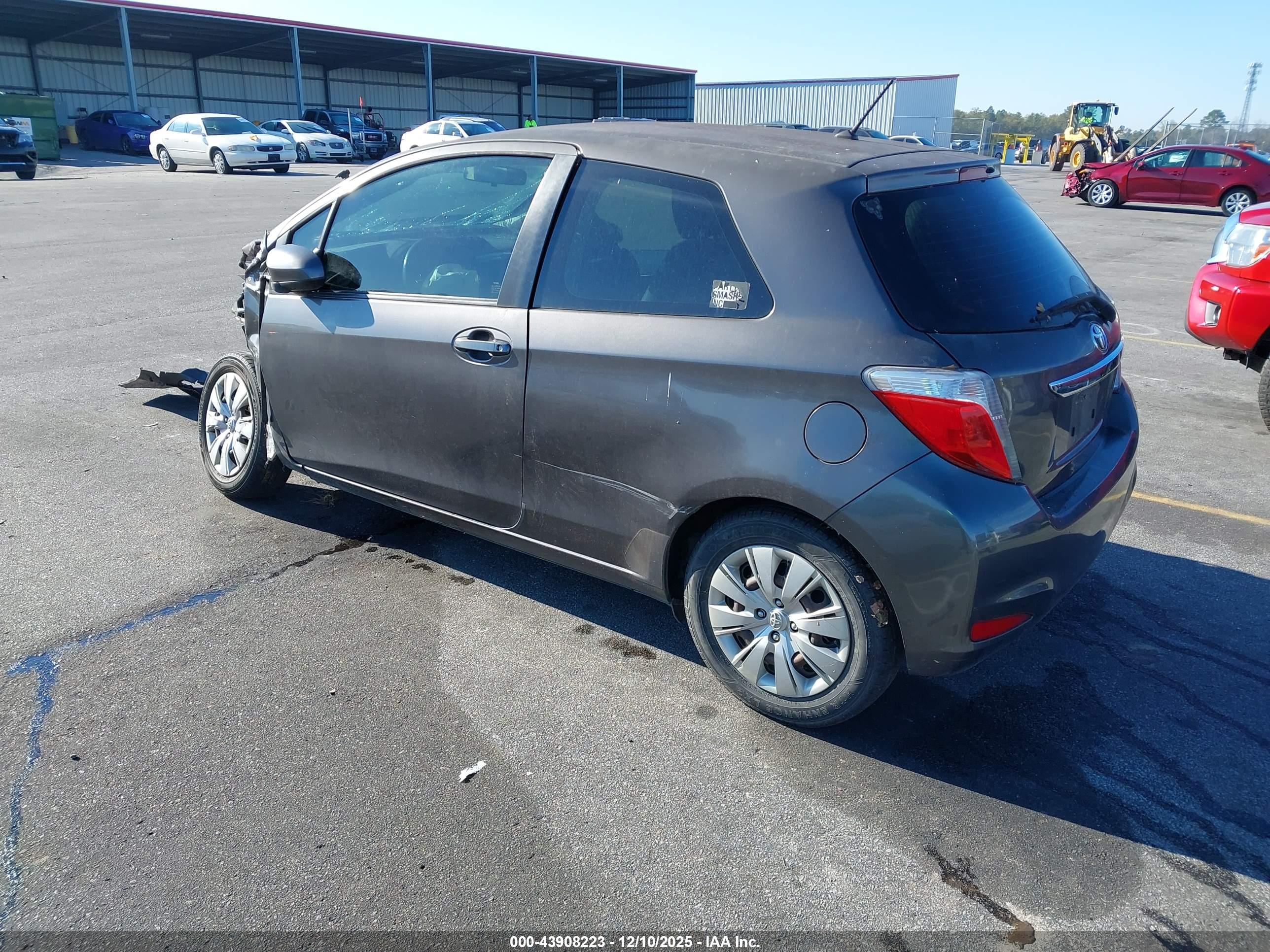 TOYOTA YARIS image 3