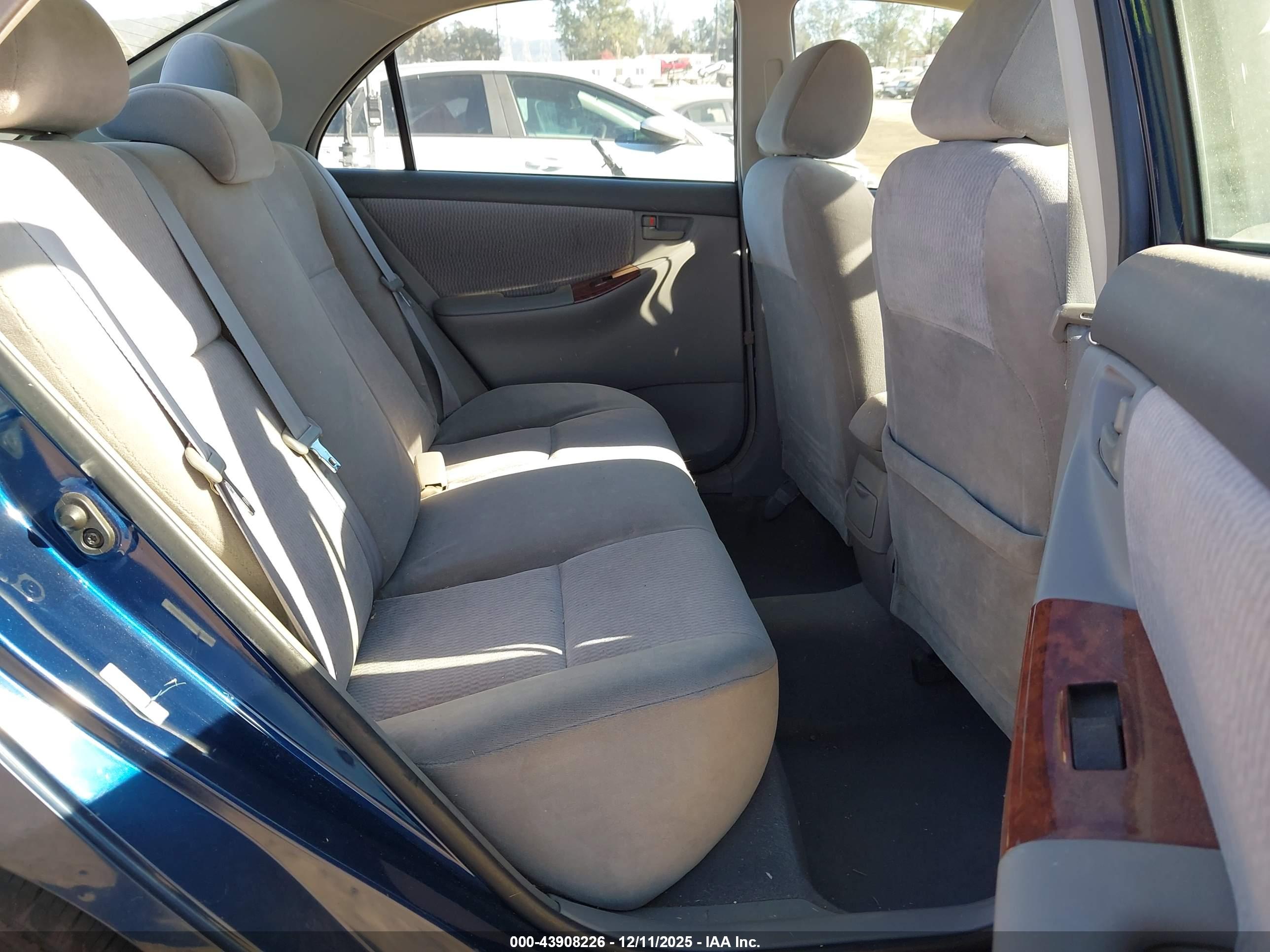 TOYOTA COROLLA image 8