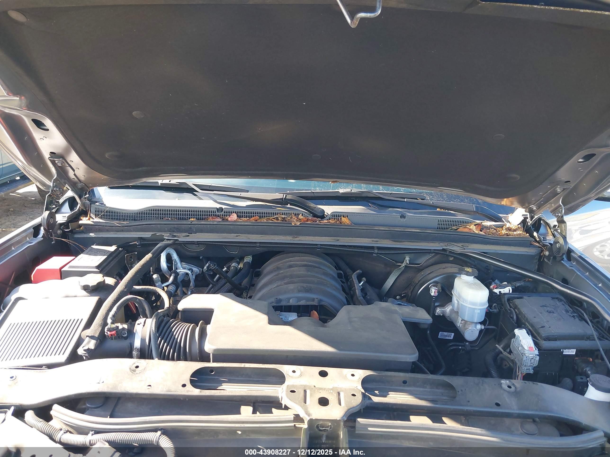CHEVROLET TAHOE image 10
