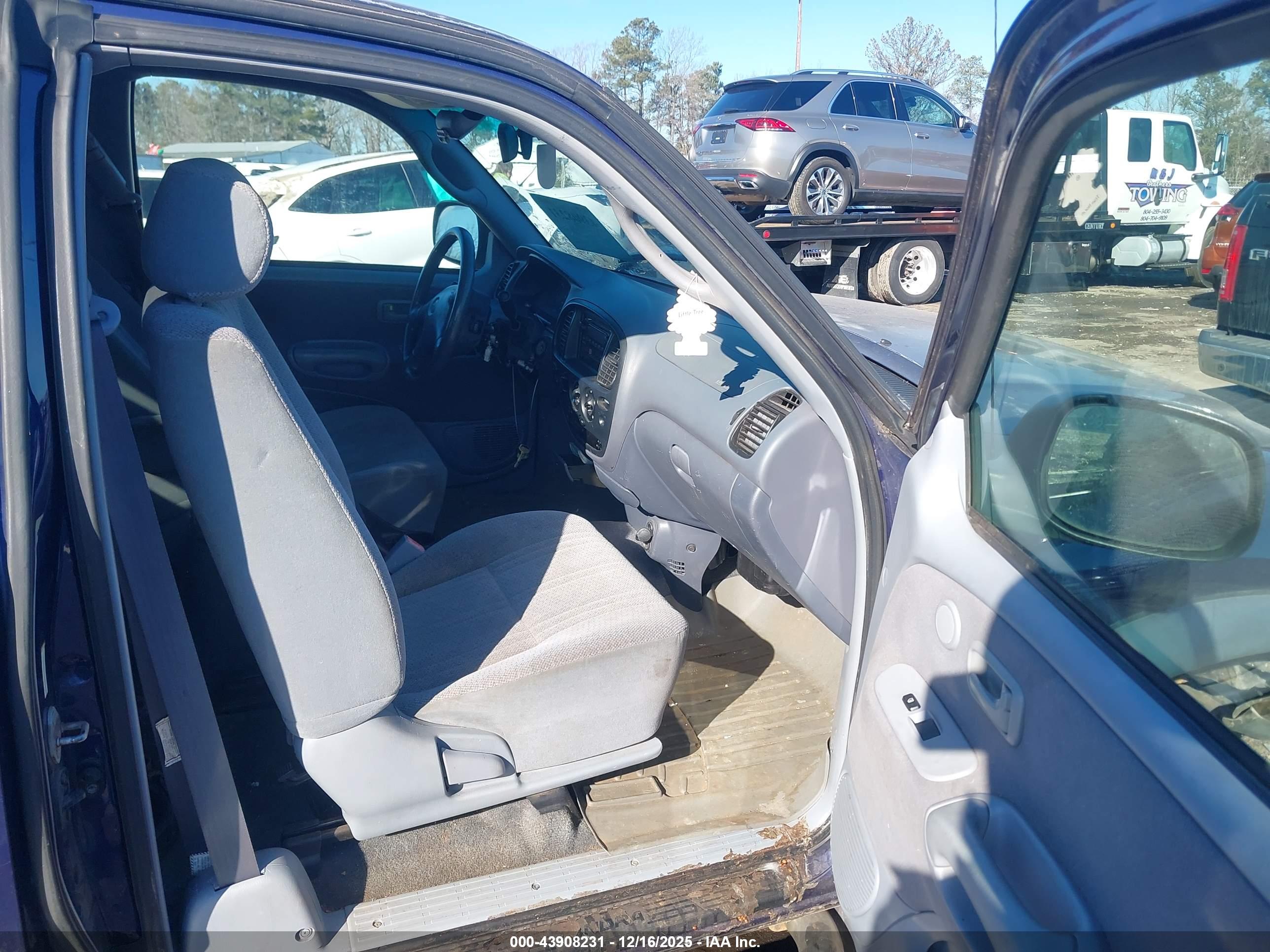 TOYOTA TUNDRA image 5