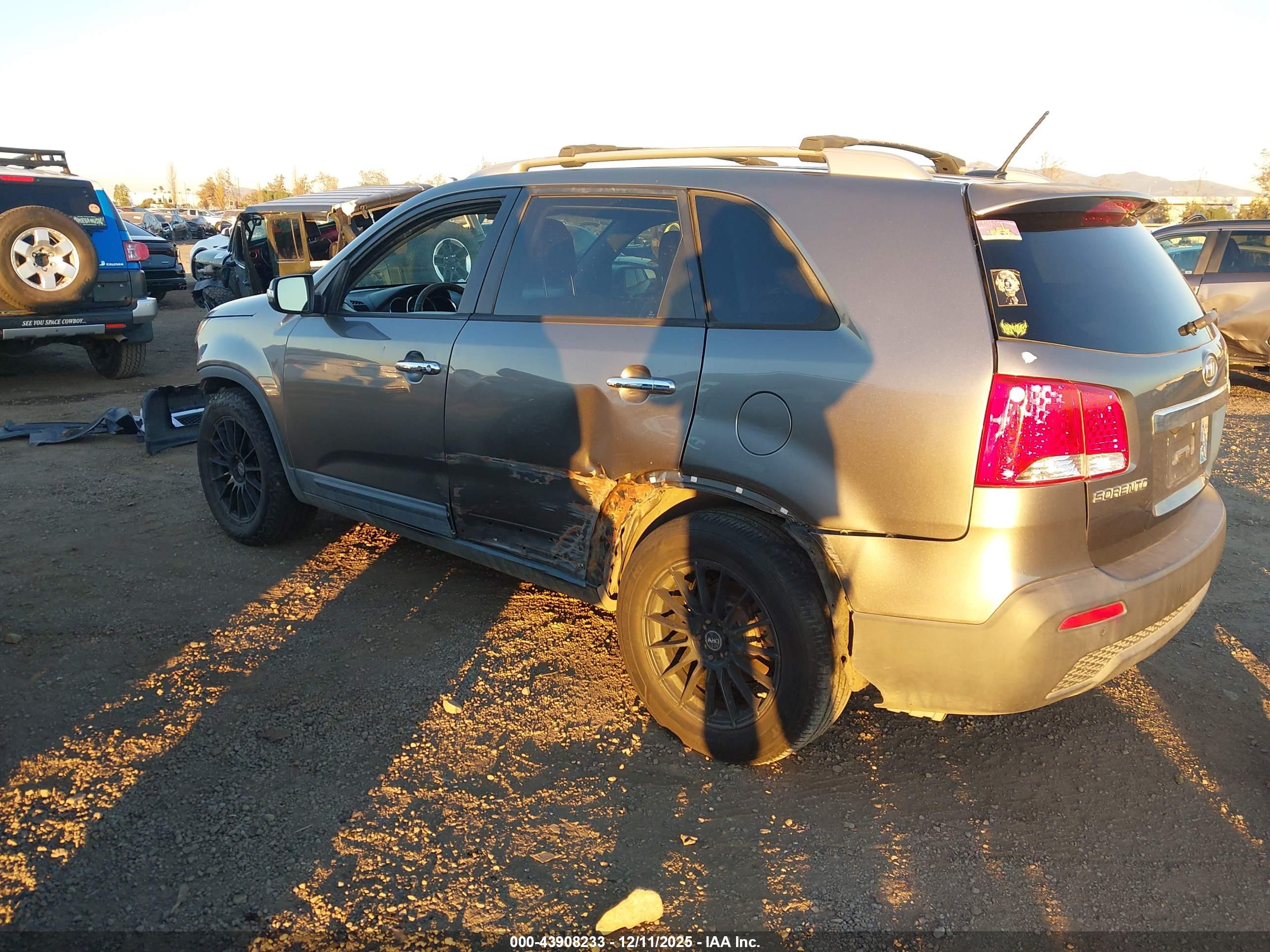 KIA SORENTO image 3