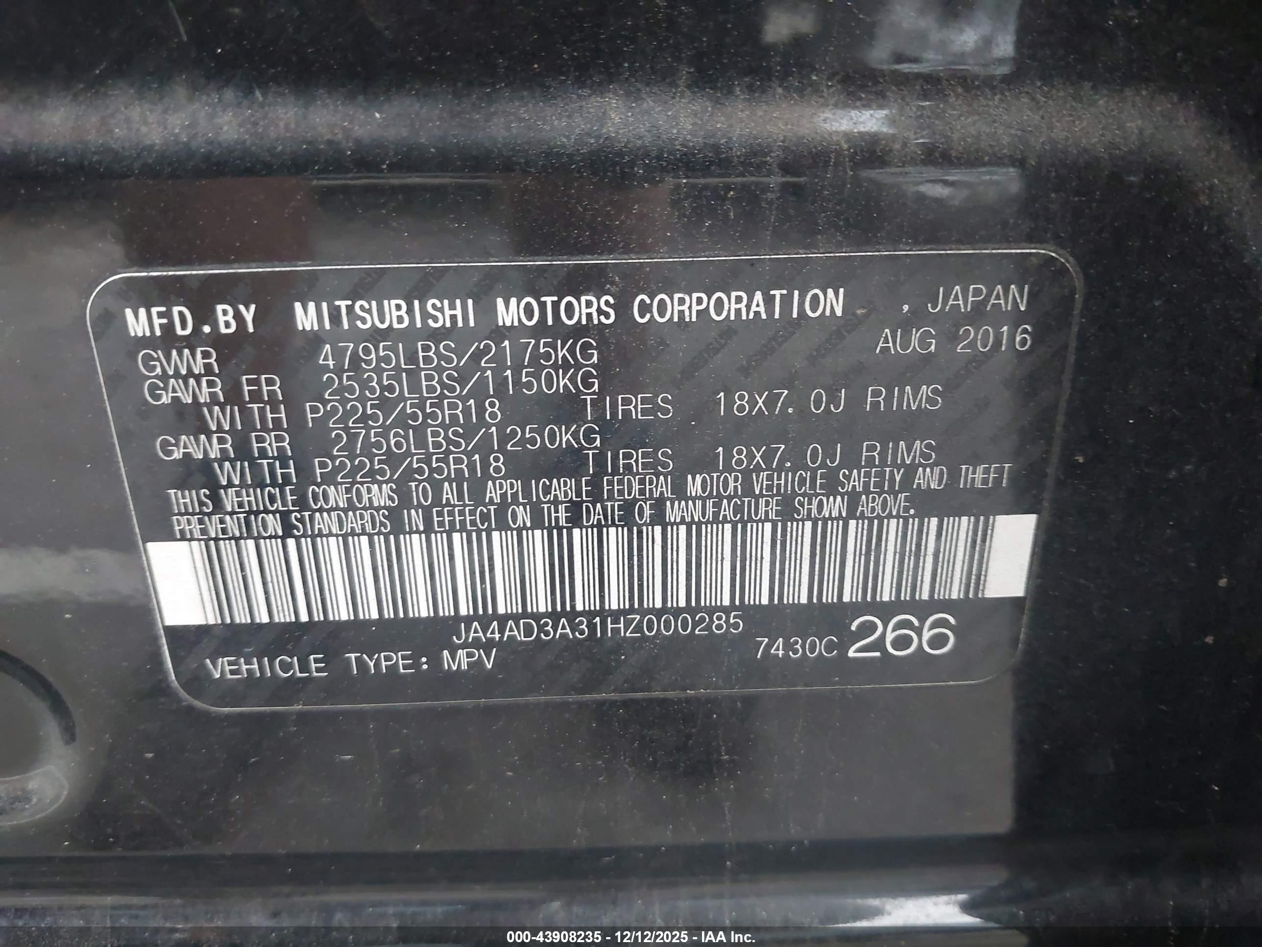 MITSUBISHI OUTLANDER image 9