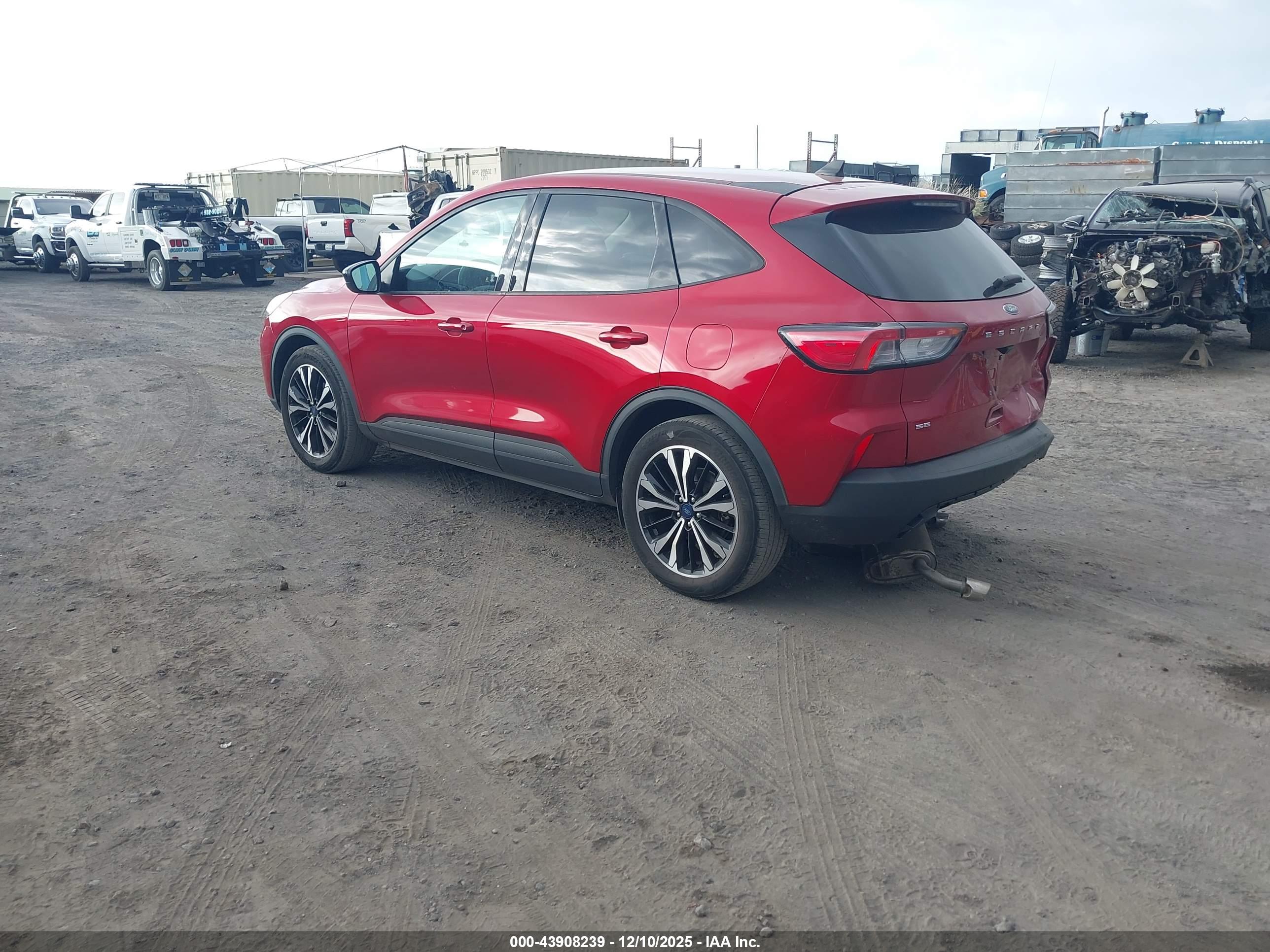 FORD ESCAPE image 3