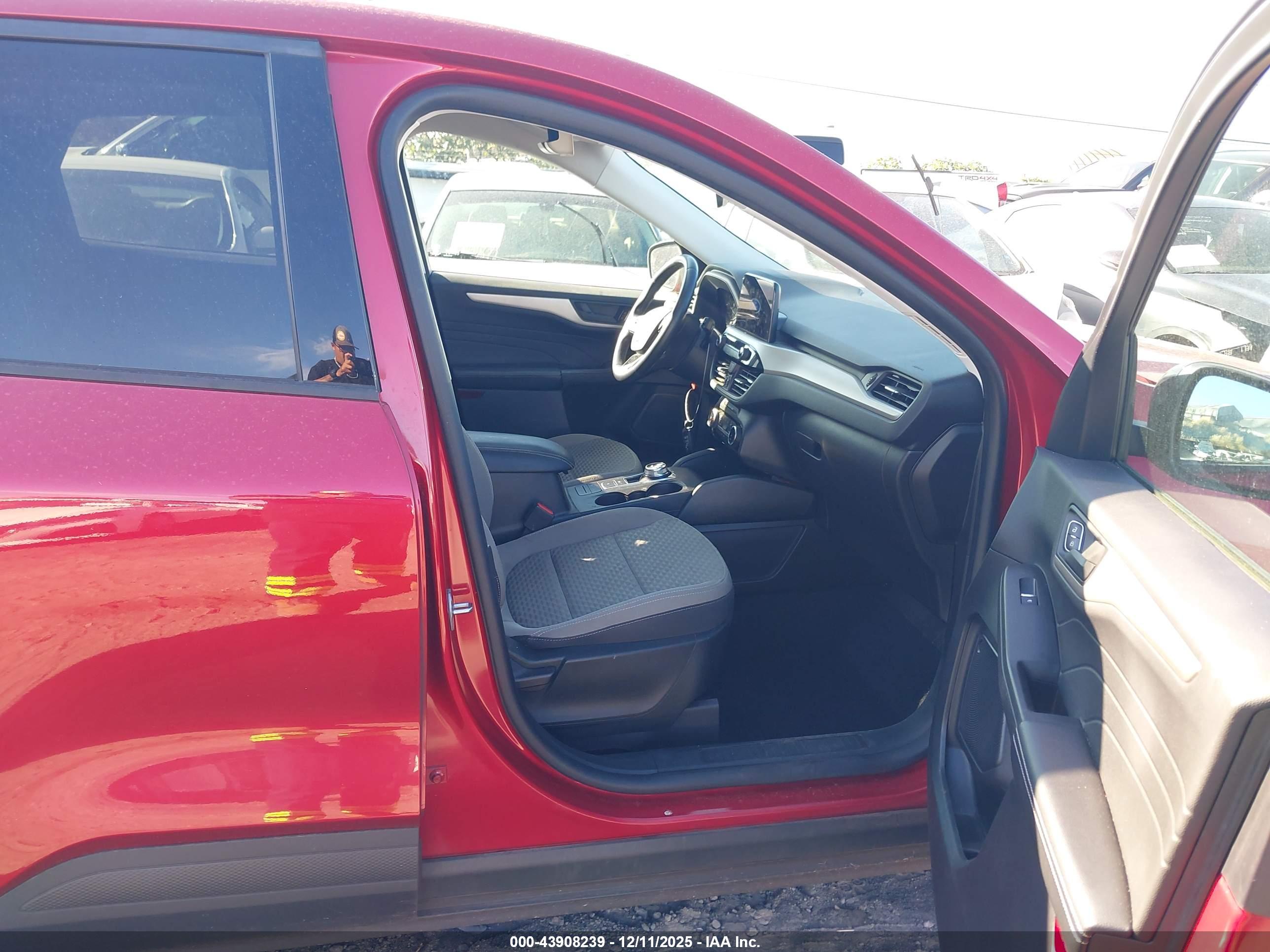 FORD ESCAPE image 5