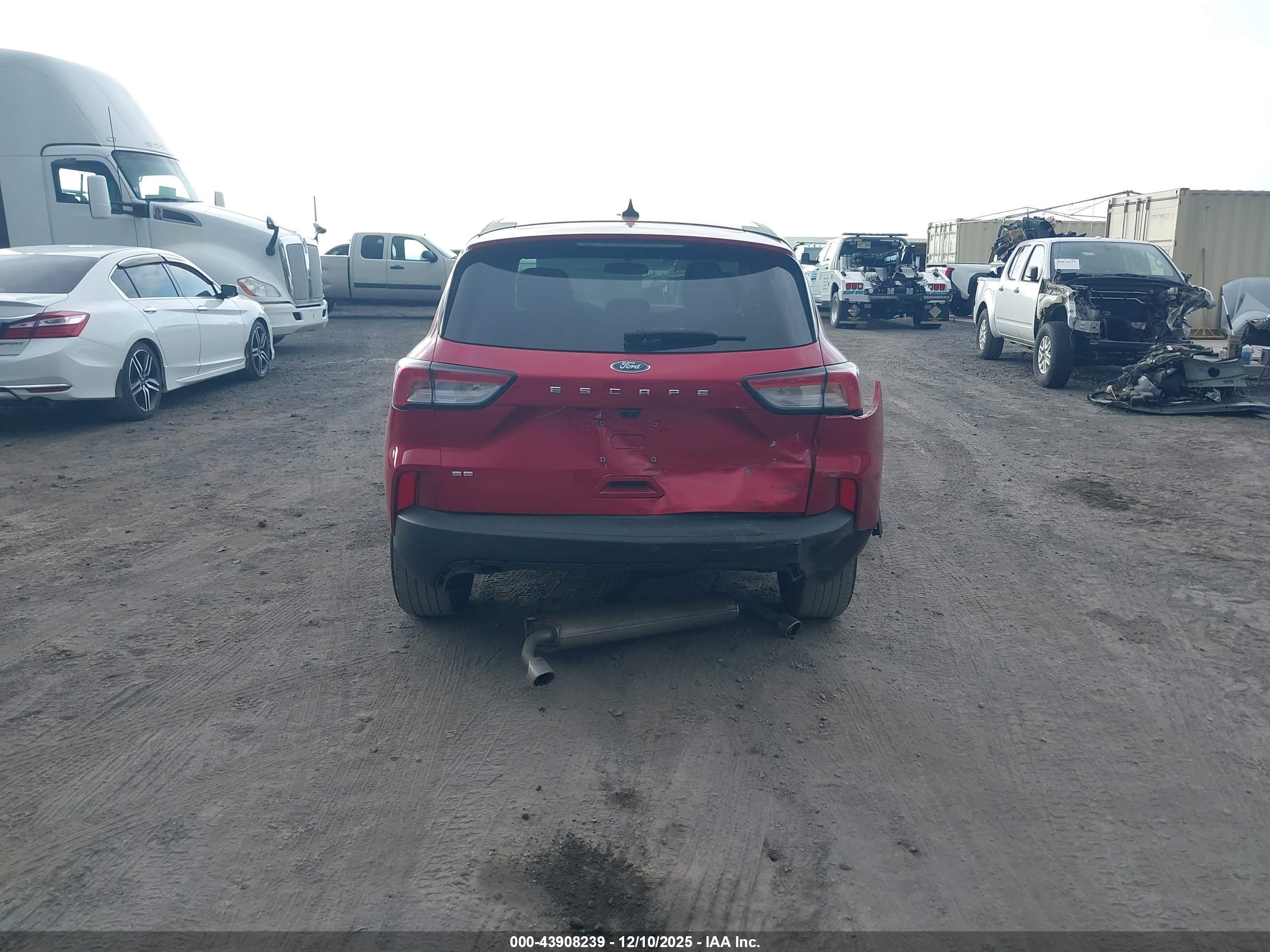 FORD ESCAPE image 6