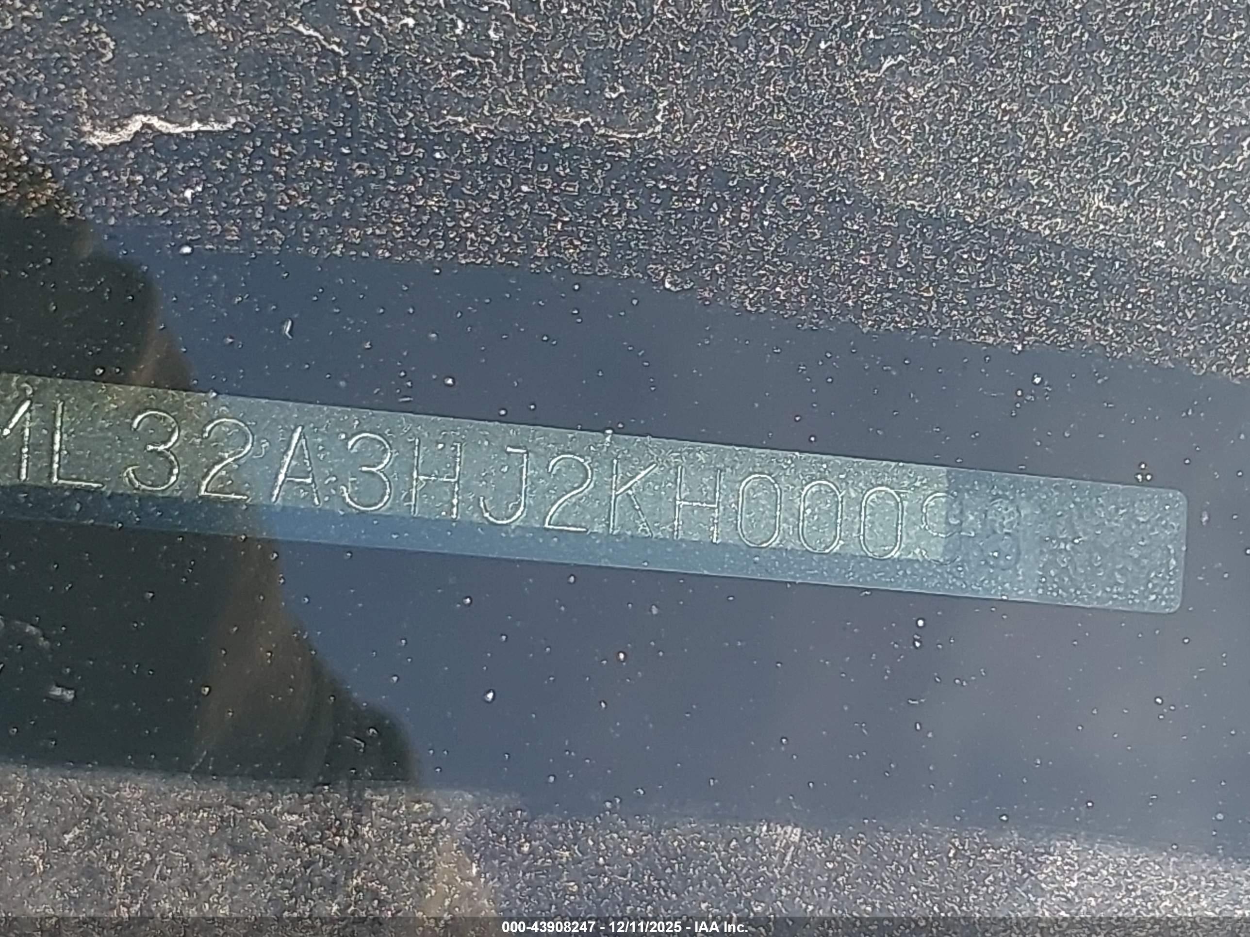 MITSUBISHI MIRAGE image 9