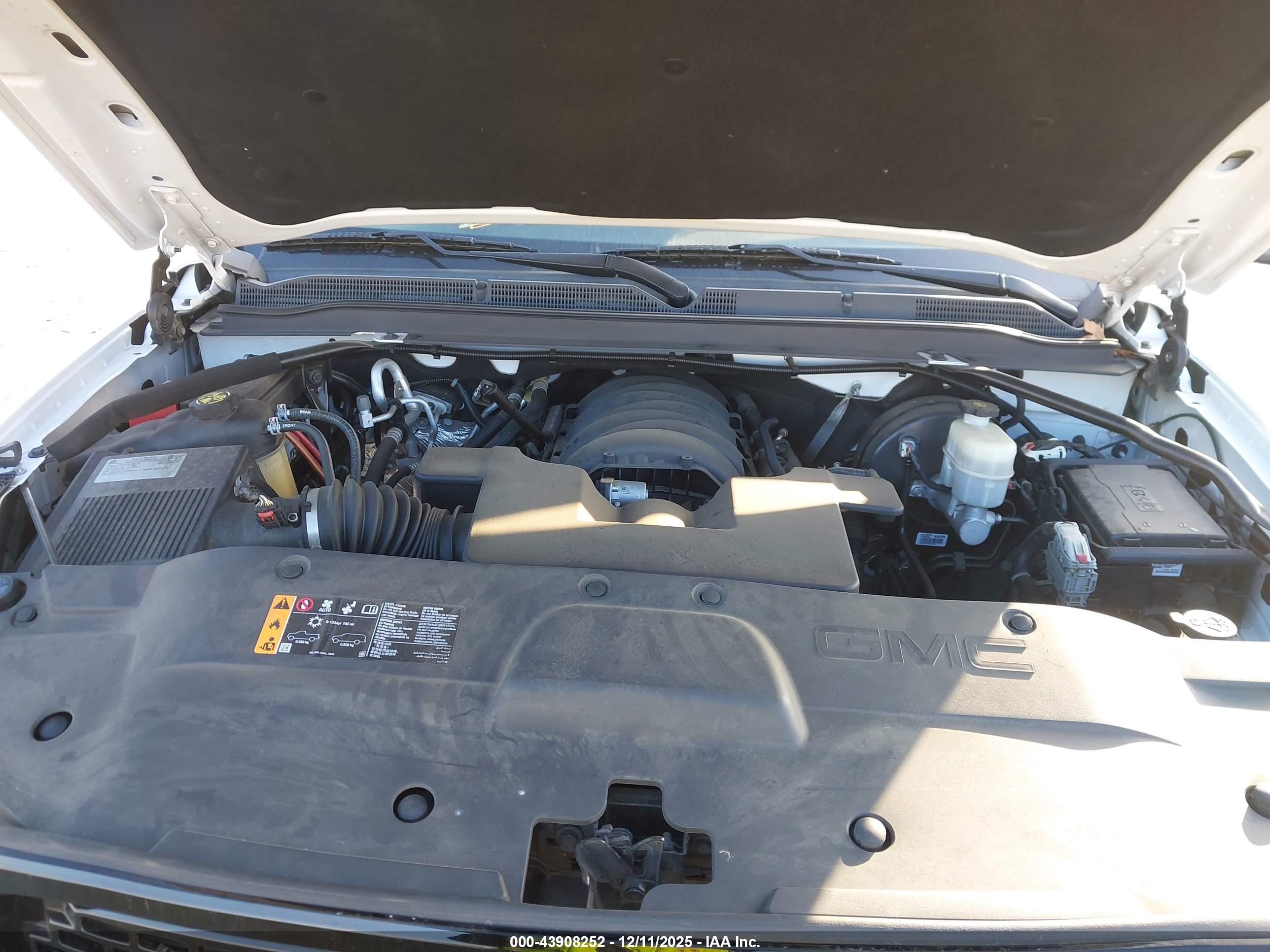 GMC YUKON image 10