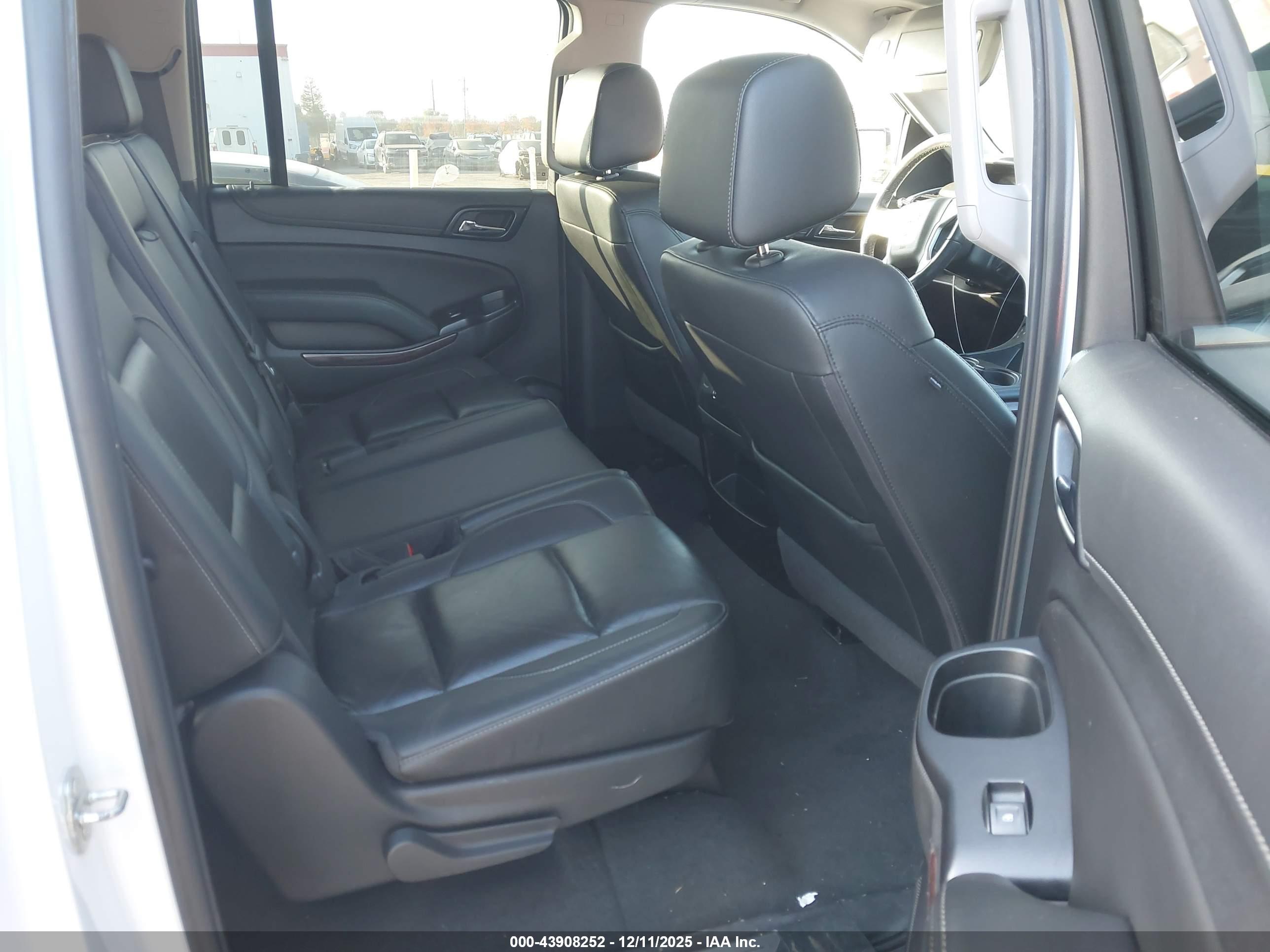 GMC YUKON image 8