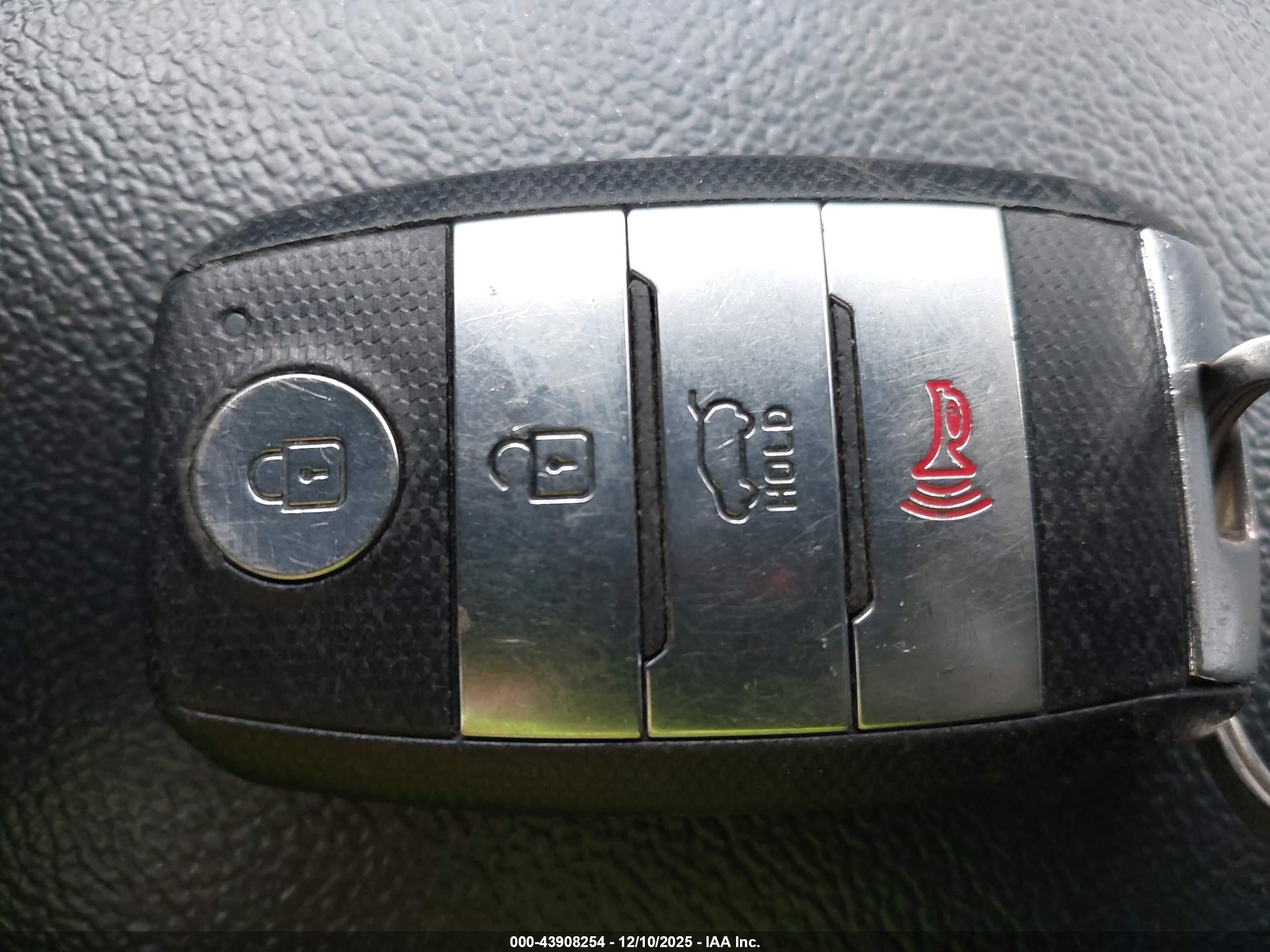 KIA SORENTO image 11