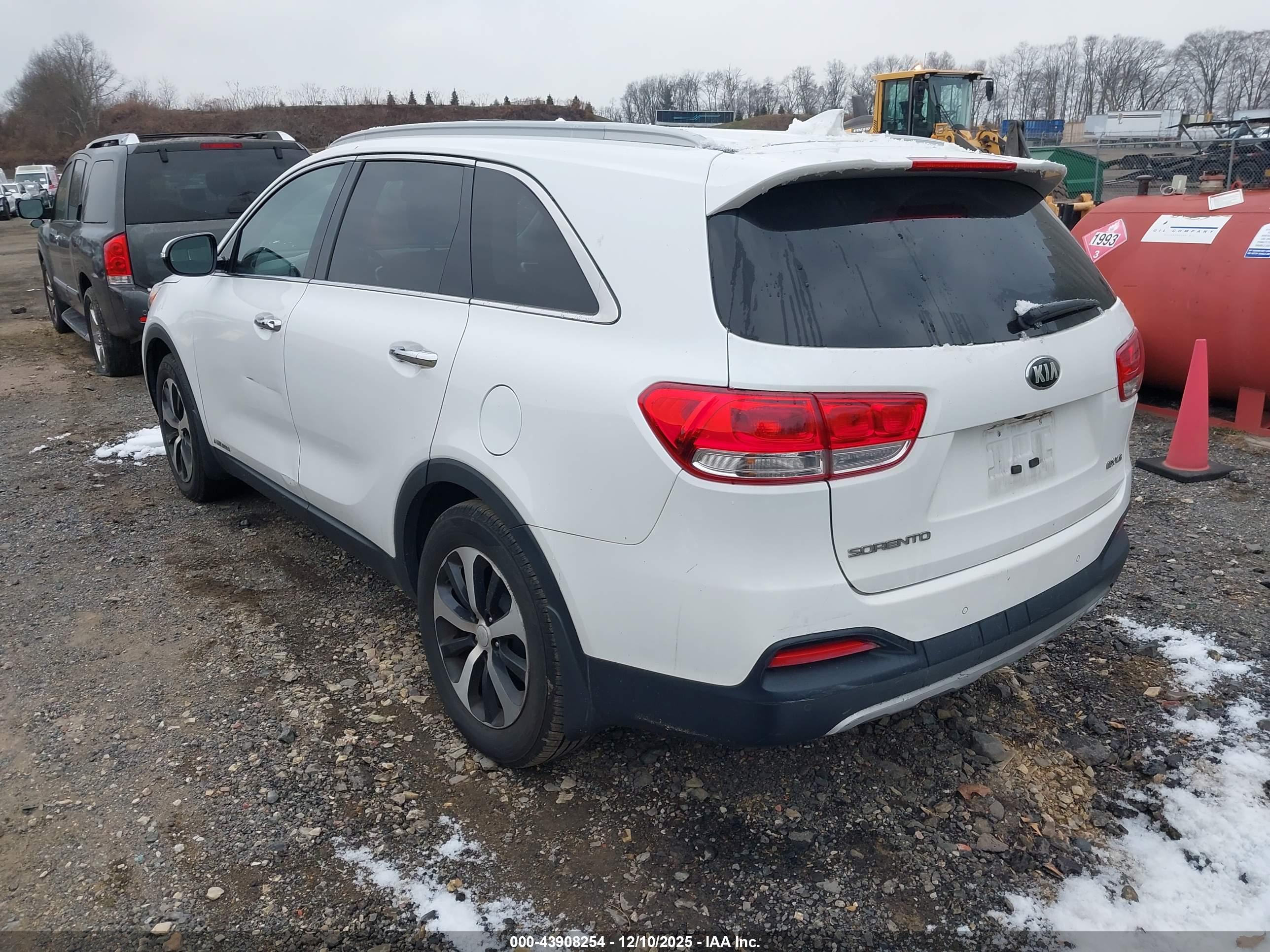 KIA SORENTO image 3