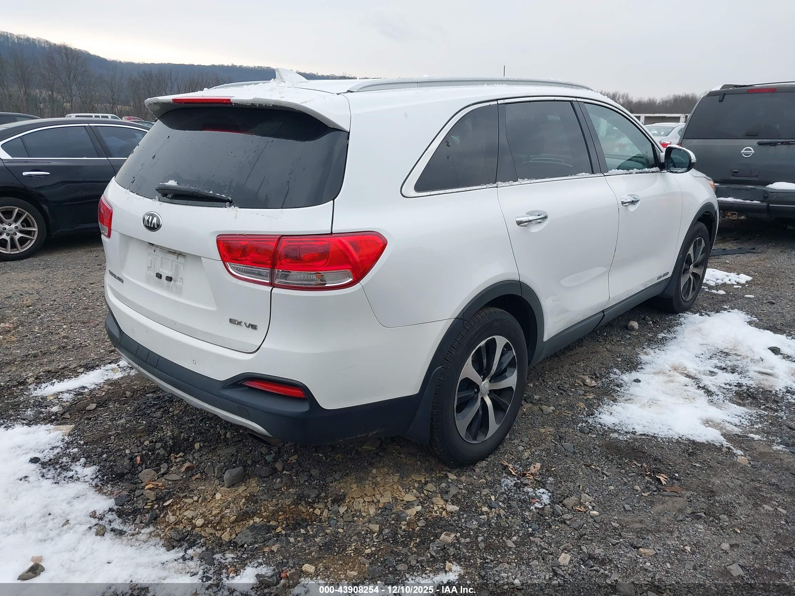 KIA SORENTO image 4