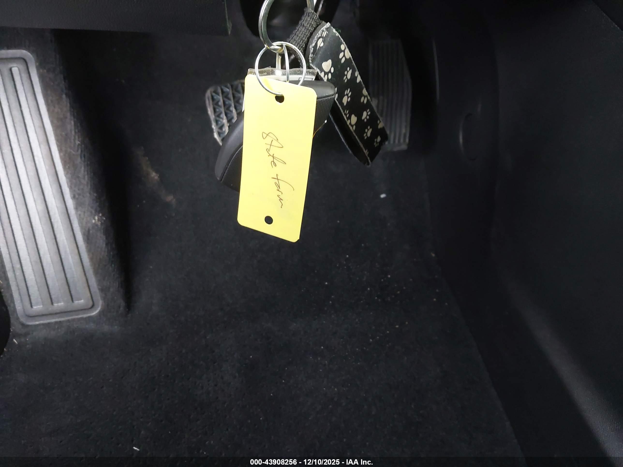 CHEVROLET EQUINOX image 11